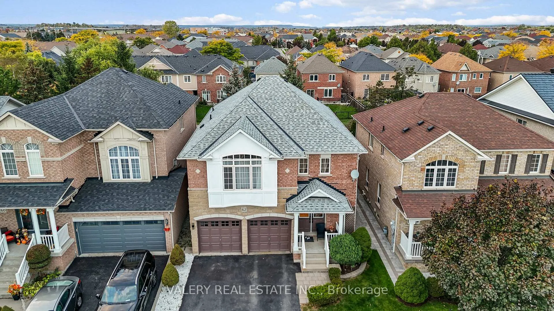 Photo 2 of 62 Penbridge Circle, Brampton, Fletcher's Meadow — HOMEH