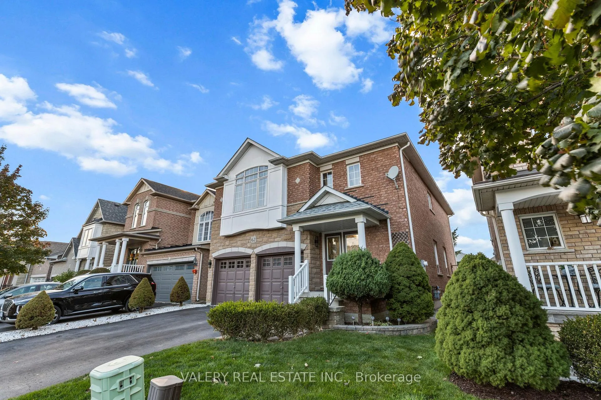 Photo 3 of 62 Penbridge Circle, Brampton, Fletcher's Meadow — HOMEH