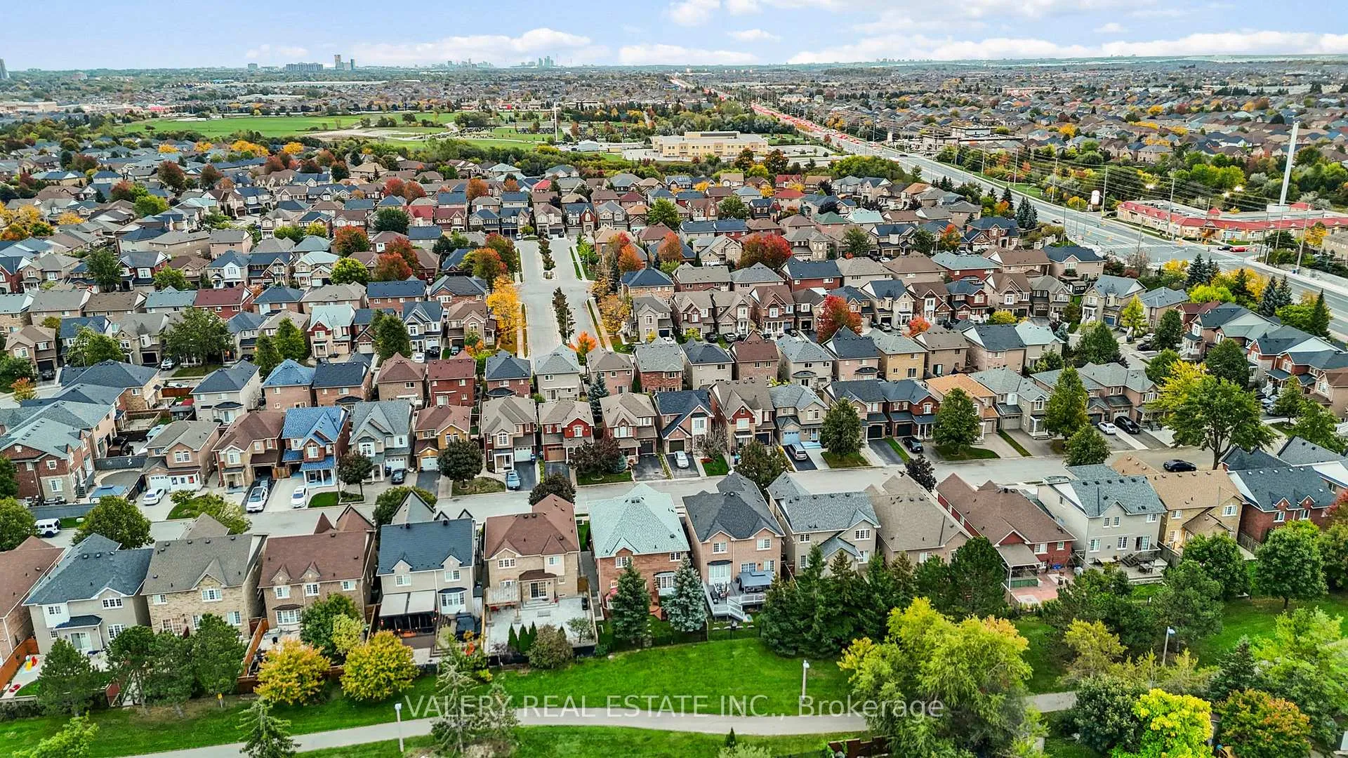 Photo 43 of 62 Penbridge Circle, Brampton, Fletcher's Meadow — HOMEH