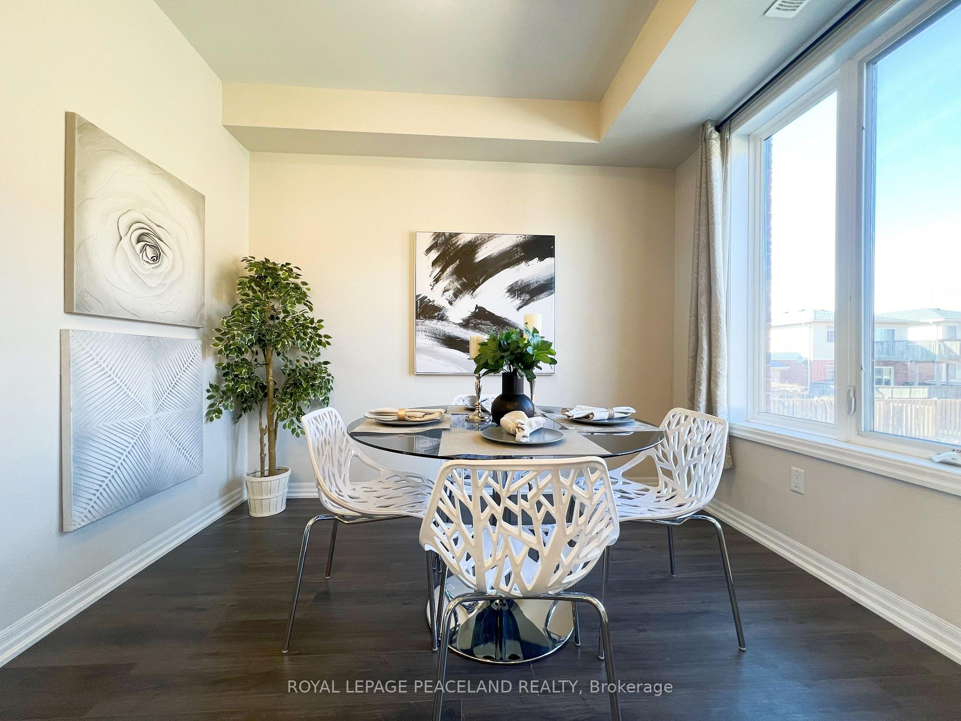Photo 5 of Unit 5, 290 Barton Street W, Hamilton, Strathcona — HOMEH