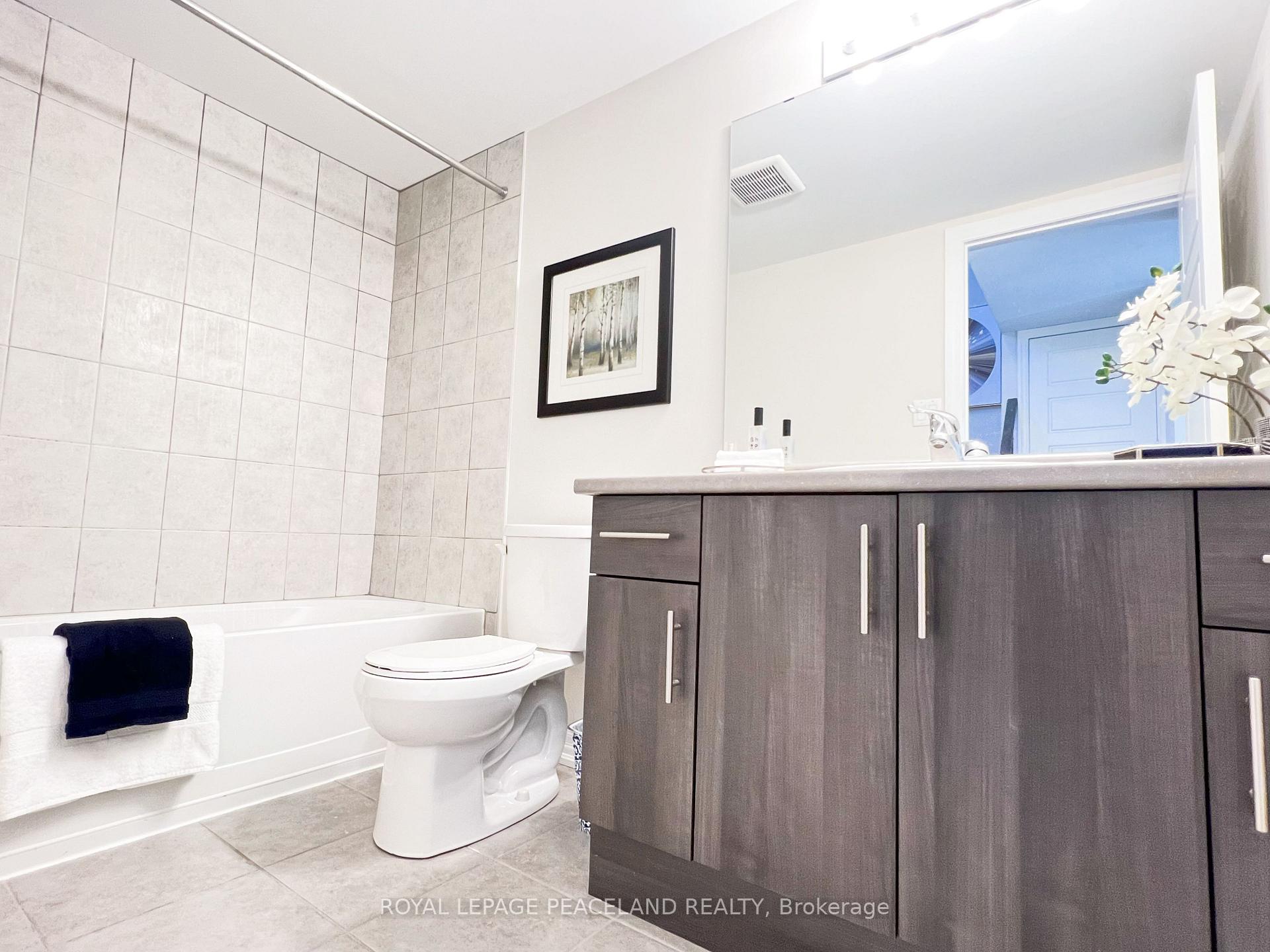 Photo 13 of Unit 5, 290 Barton Street W, Hamilton, Strathcona — HOMEH