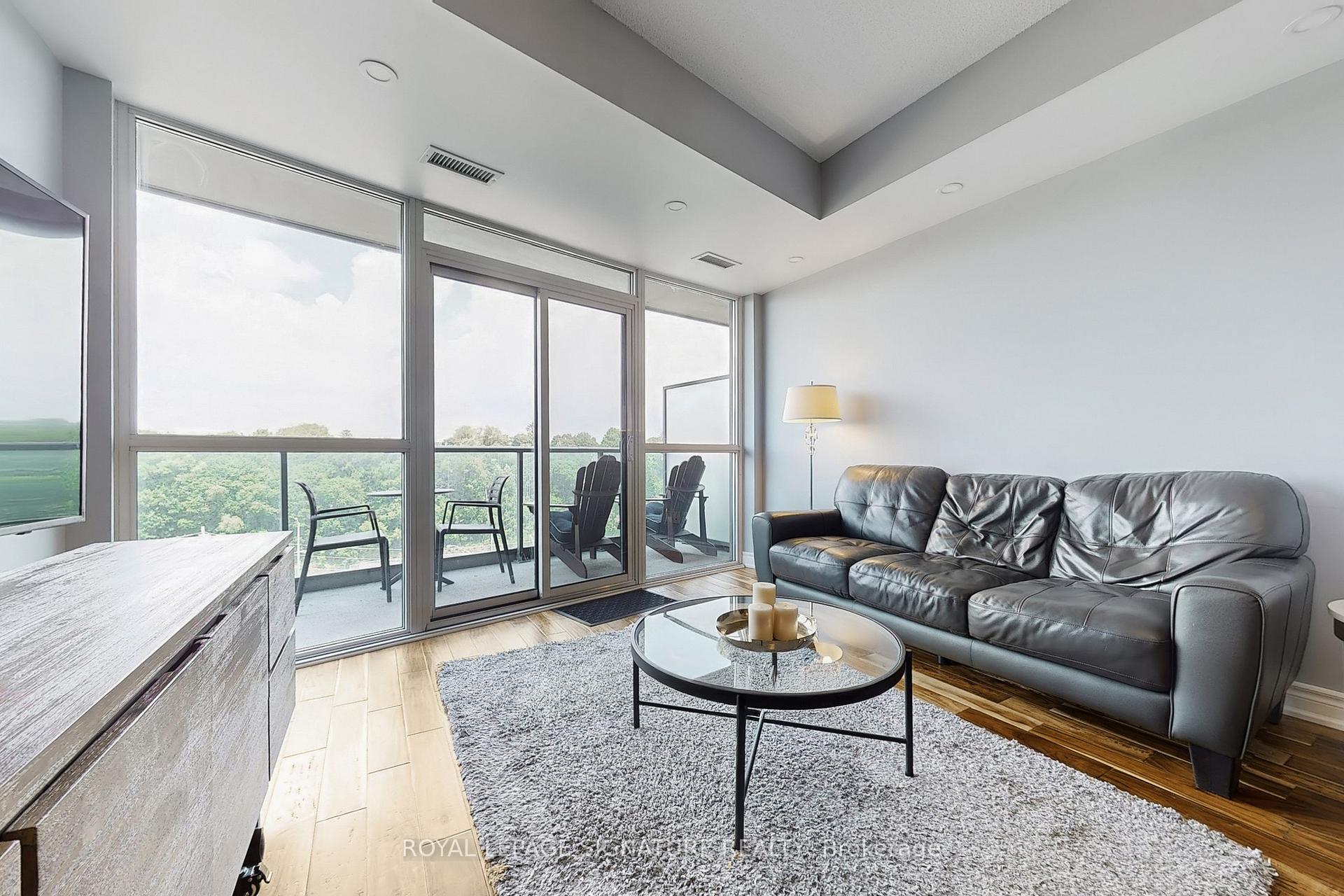 Photo 9 of Unit 422, 35 Brian Peck Crescent, Toronto, Thorncliffe Park — HOMEH