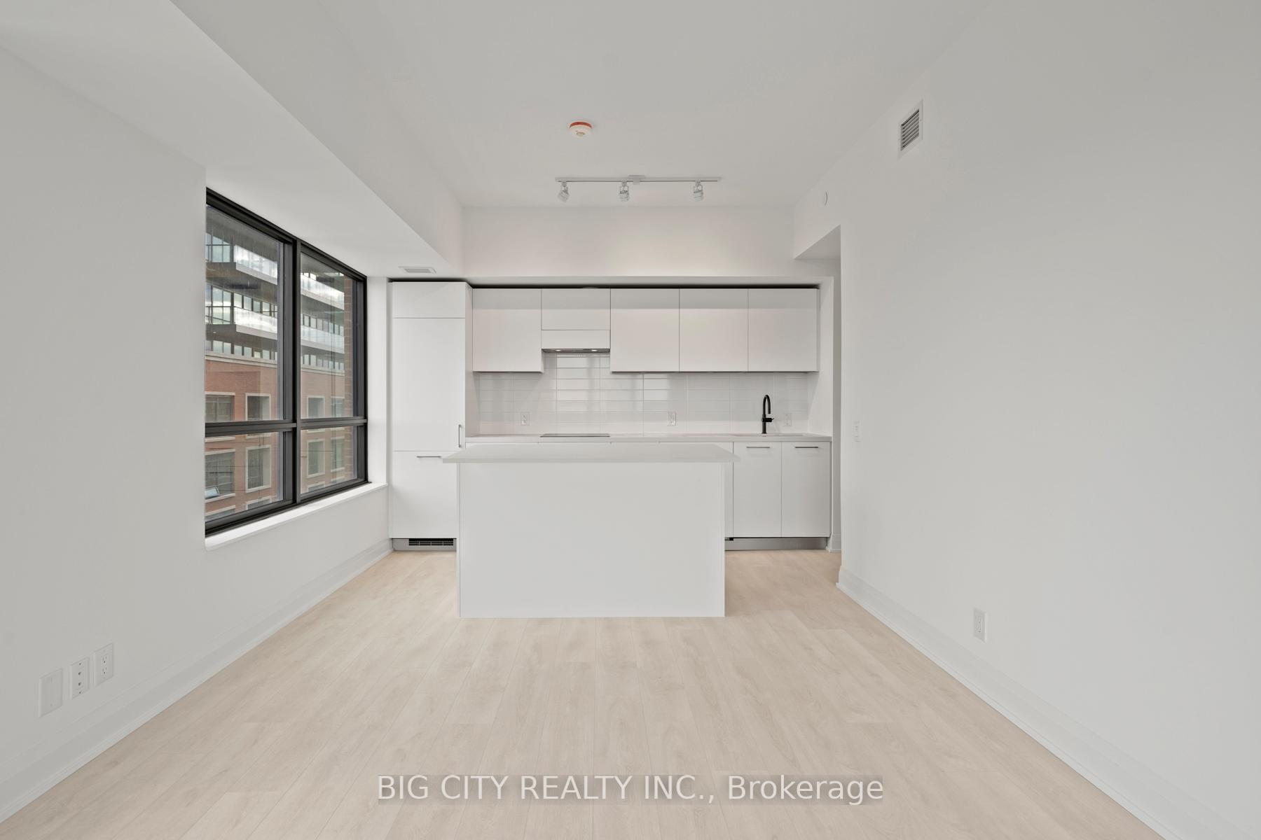 Photo 4 of Unit 625, 33 Frederick Todd Way, Toronto, Thorncliffe Park — HOMEH