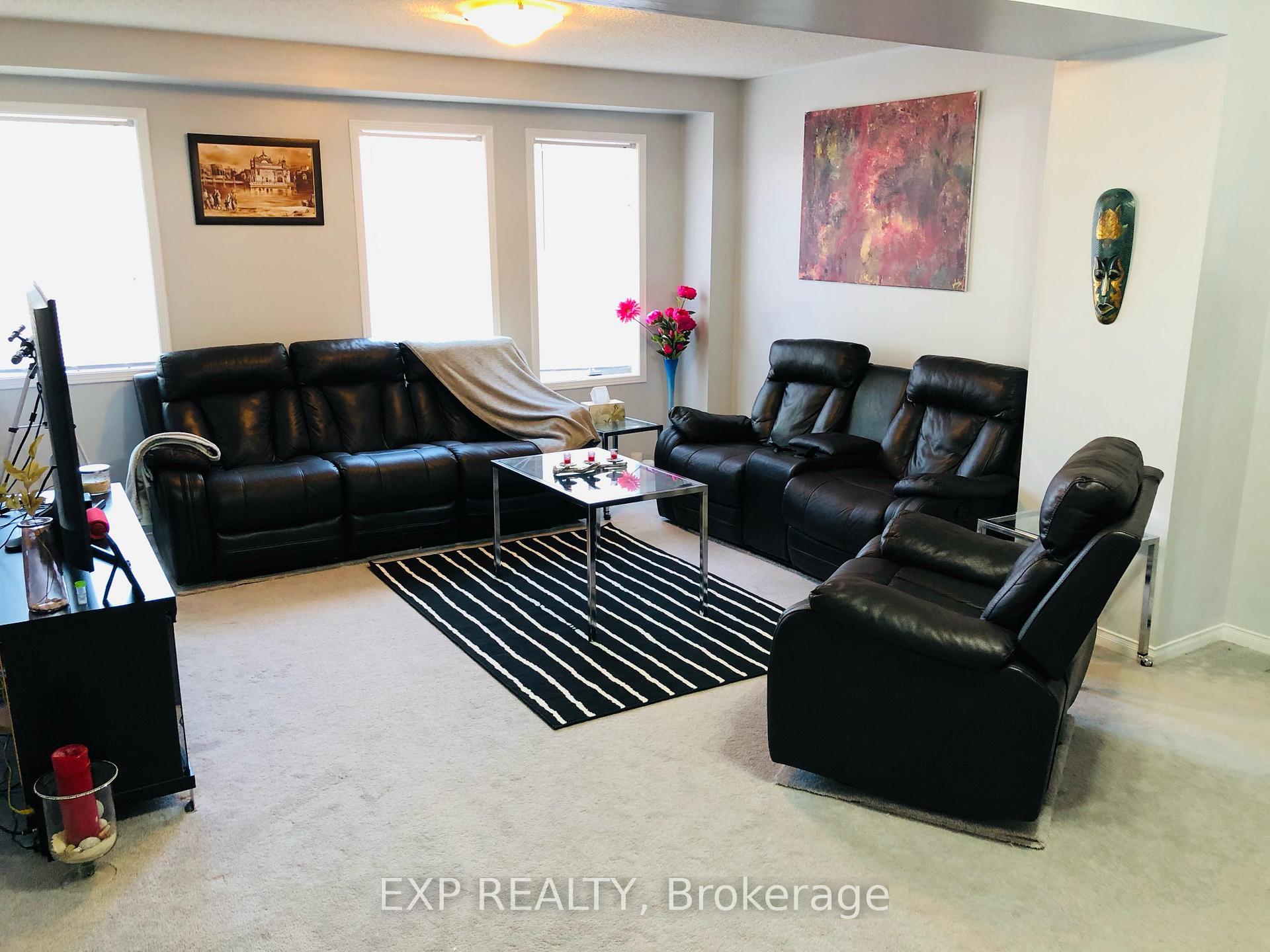 Photo 4 of 60 Spadina Road, Brampton, Brampton West — HOMEH