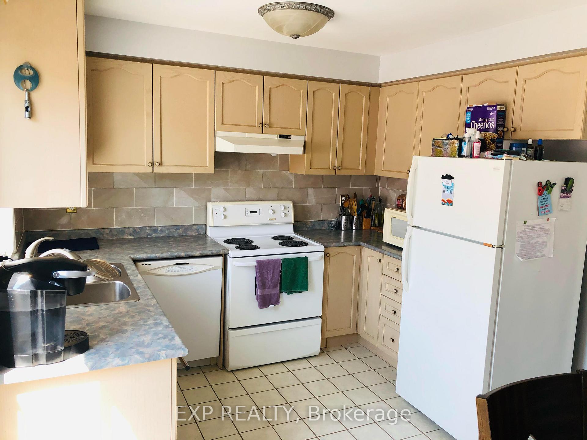 Photo 7 of 60 Spadina Road, Brampton, Brampton West — HOMEH