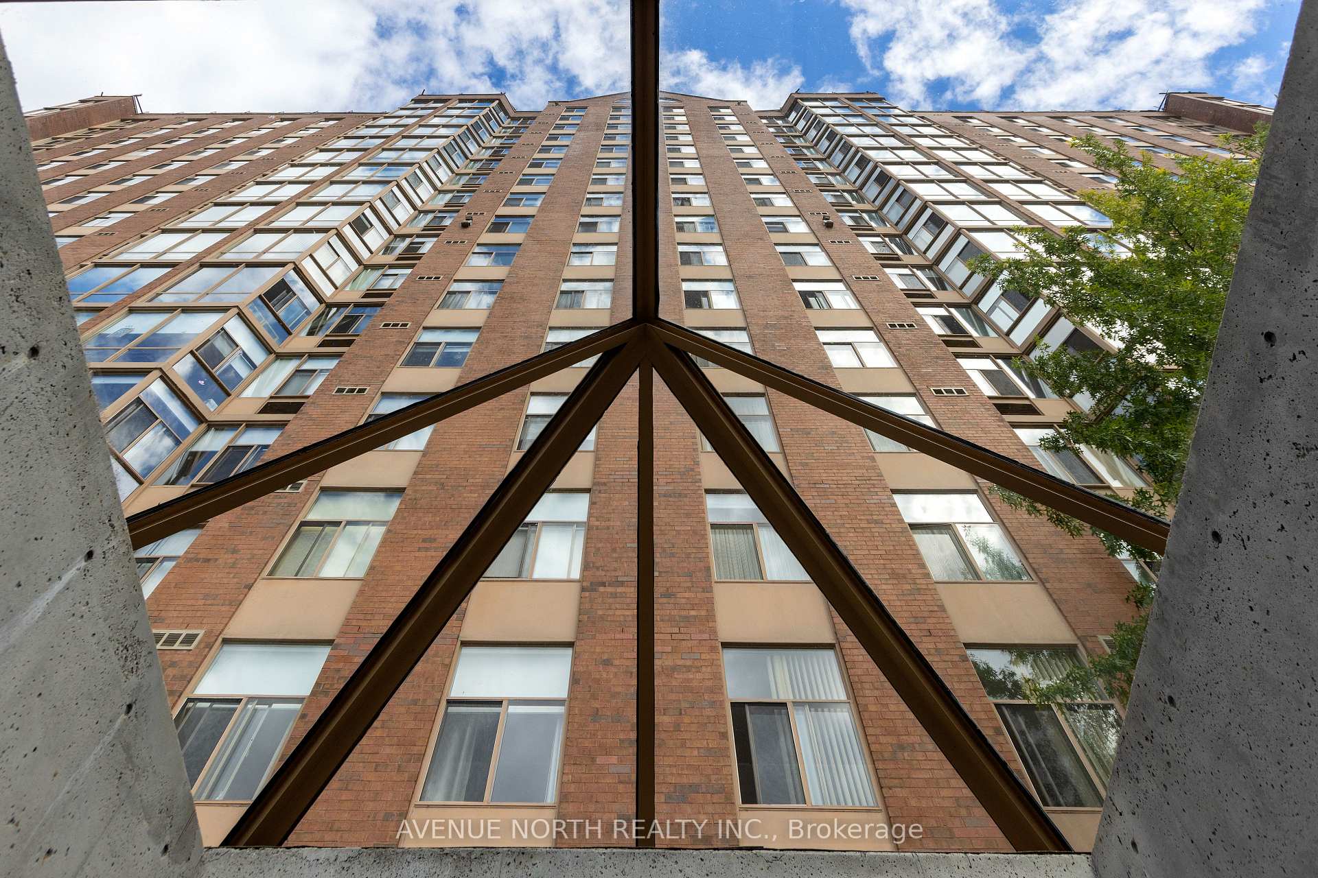 Photo 7 of Unit 408, 2759 Carousel Crescent, Ottawa, Emerald Woods/Sawmill Creek — HOMEH