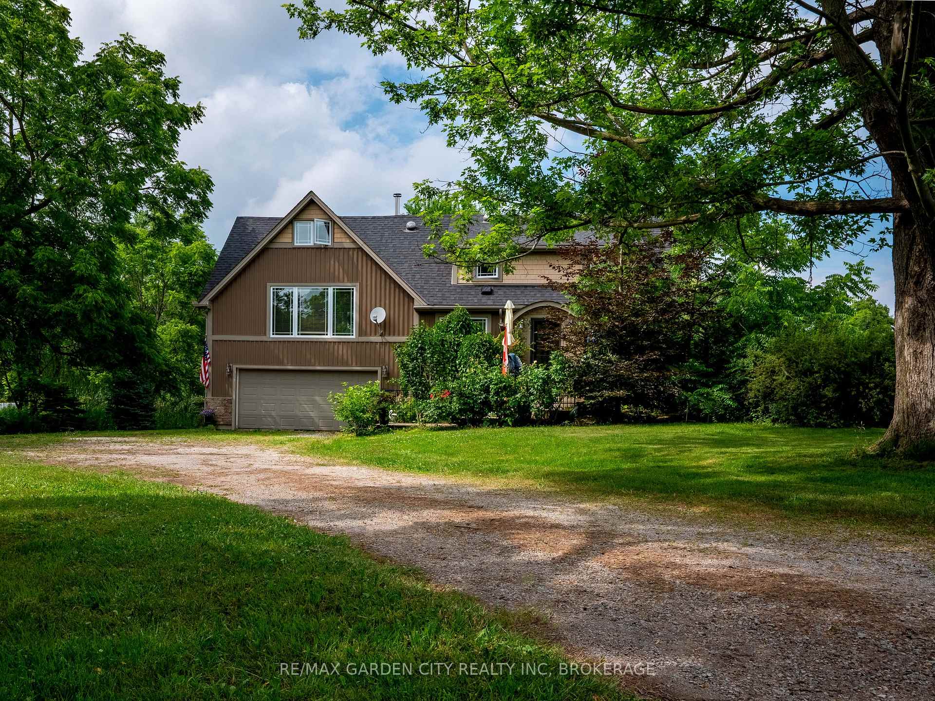 Front of 1571 Pelham Road