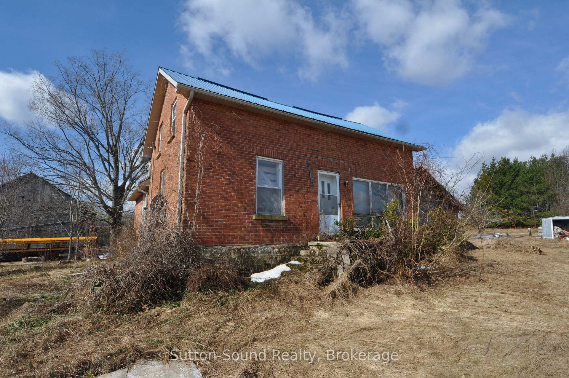 Photo 1 of 797530 East Back Line, Chatsworth — HOMEH