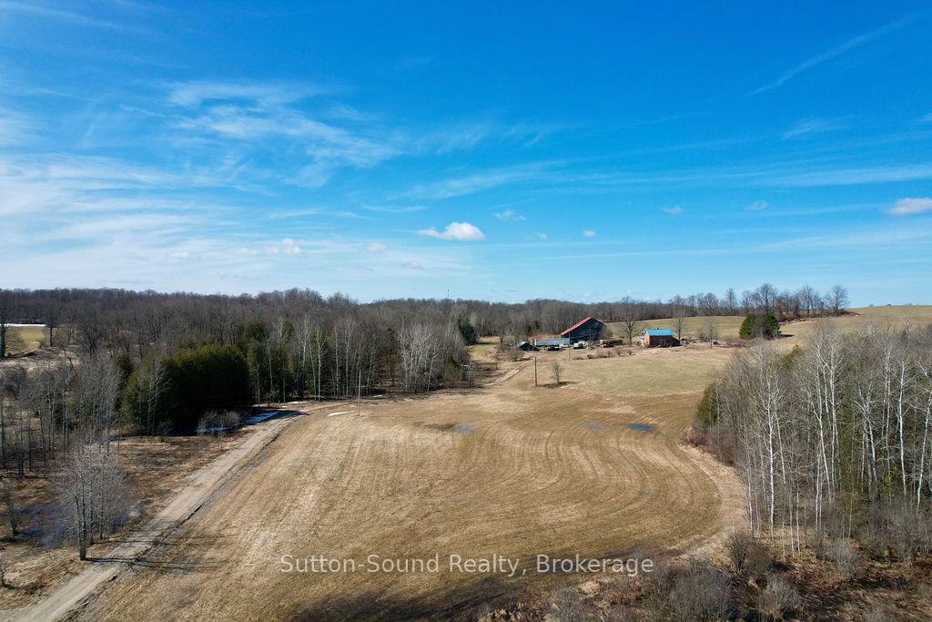 Photo 8 of 797530 East Back Line, Chatsworth — HOMEH