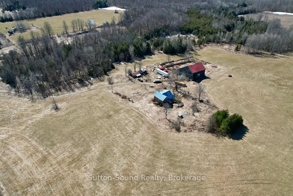 Photo 10 of 797530 East Back Line, Chatsworth — HOMEH