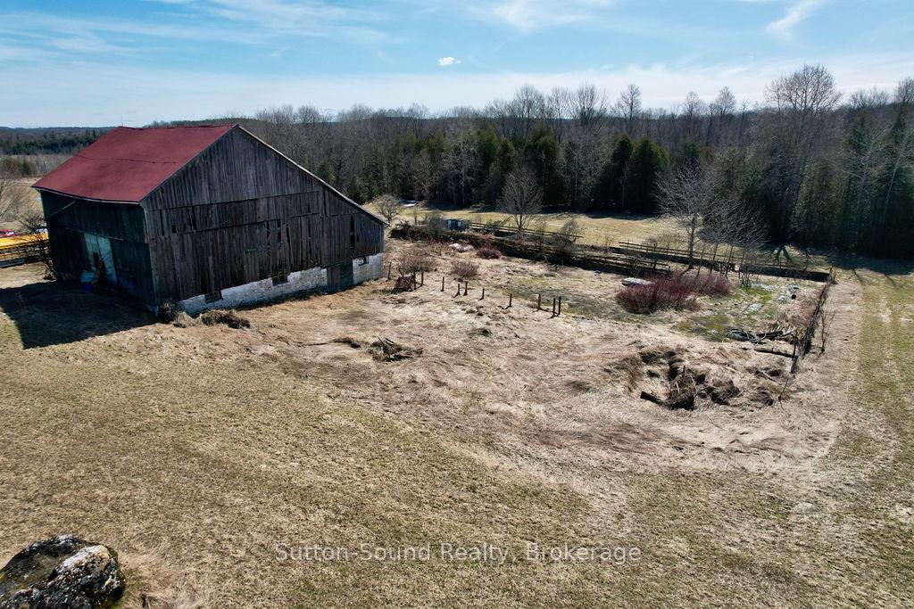 Photo 14 of 797530 East Back Line, Chatsworth — HOMEH
