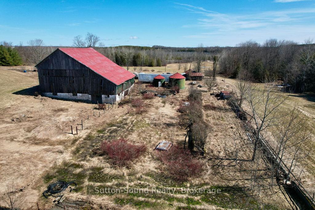 Photo 15 of 797530 East Back Line, Chatsworth — HOMEH