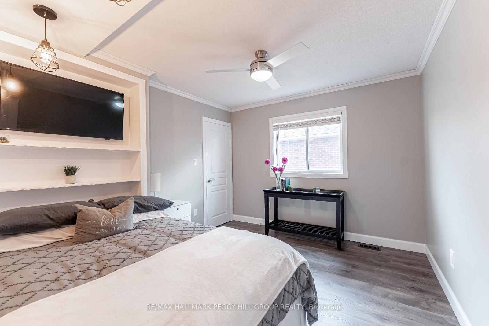 Photo 10 of 44 Tudor Crescent, Barrie, Innis-Shore — HOMEH