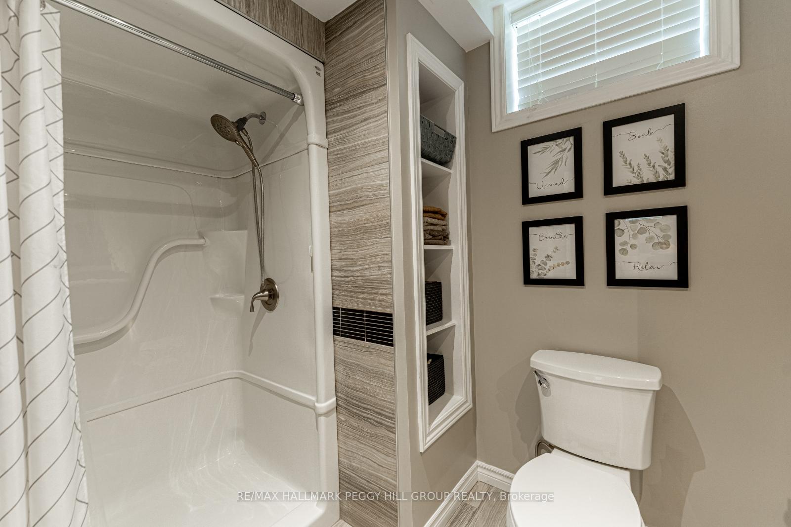 Photo 16 of 44 Tudor Crescent, Barrie, Innis-Shore — HOMEH