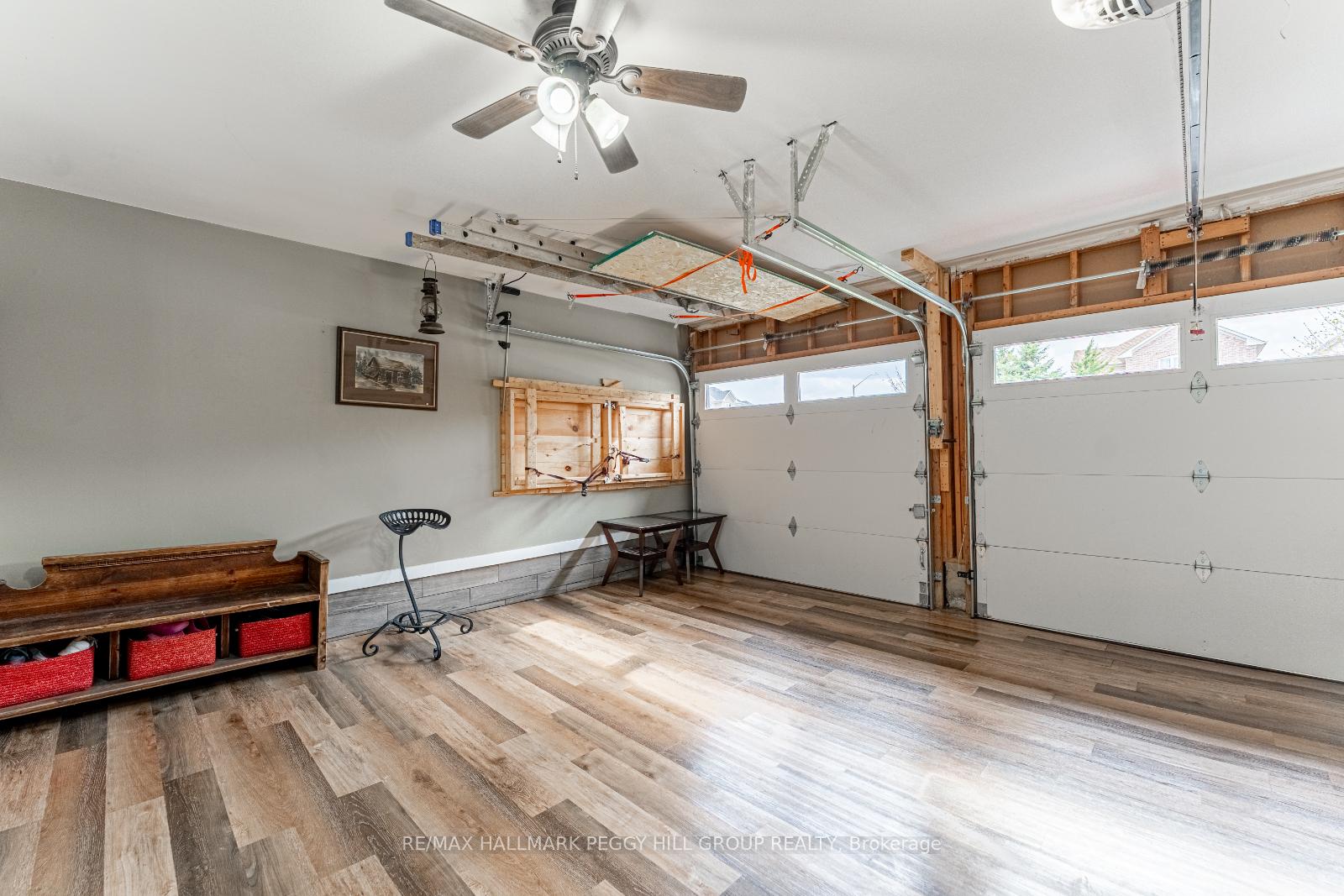 Photo 17 of 44 Tudor Crescent, Barrie, Innis-Shore — HOMEH