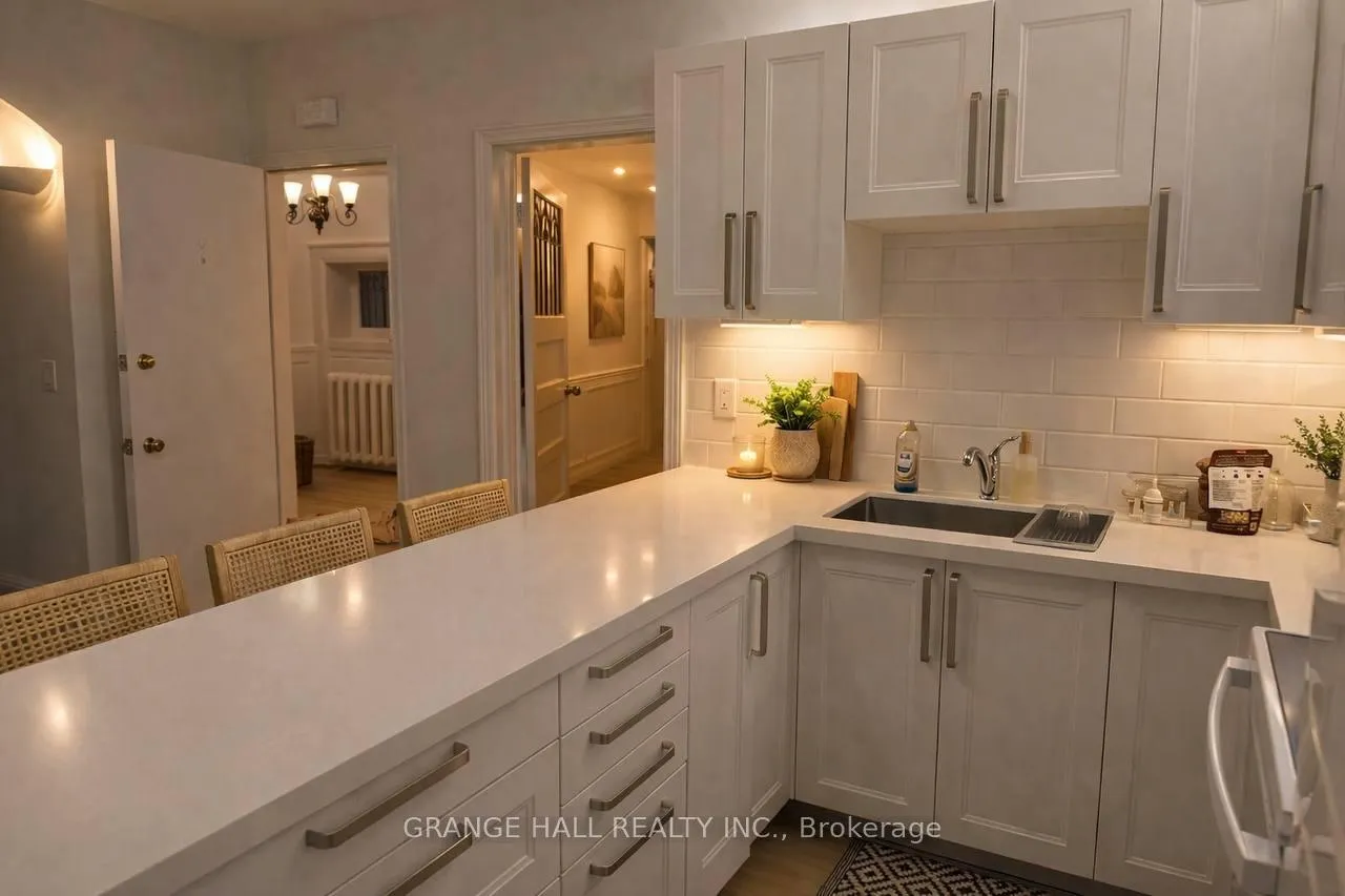 Photo 14 of 189 Parkside Drive, Toronto, High Park-Swansea — HOMEH