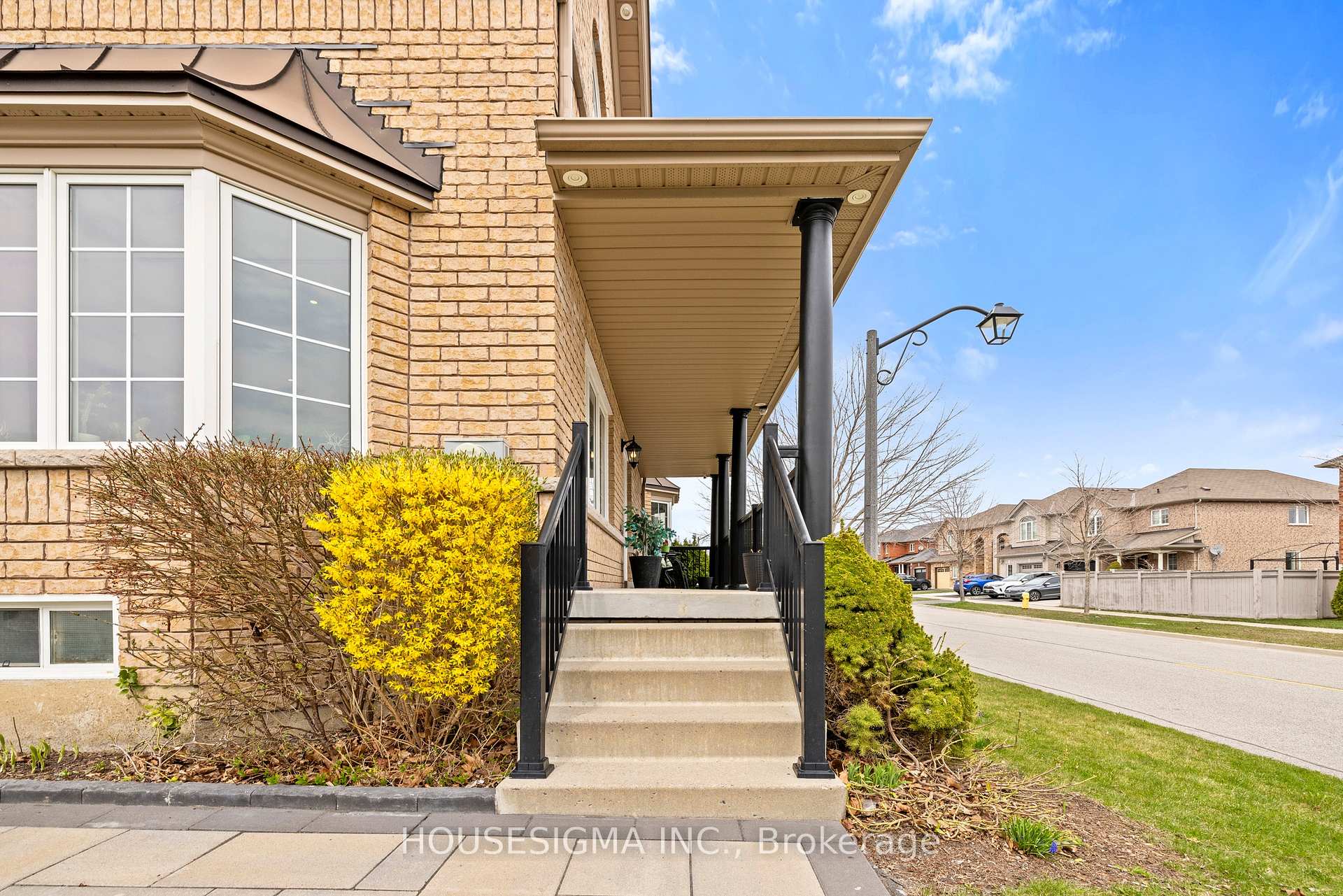Photo 4 of 39 Luce Drive, Ajax, Northeast Ajax — HOMEH