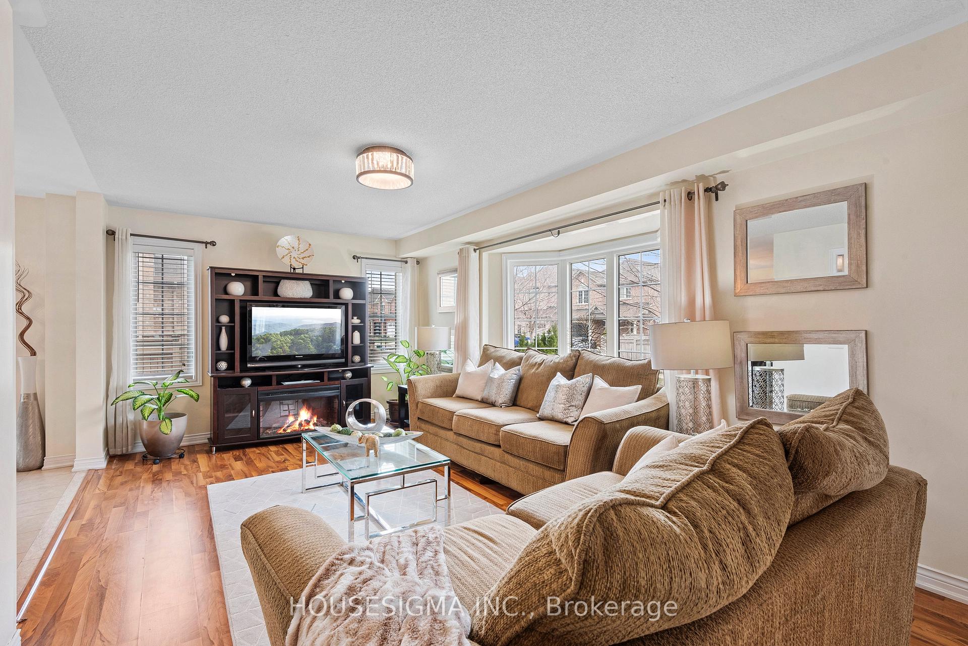Photo 9 of 39 Luce Drive, Ajax, Northeast Ajax — HOMEH