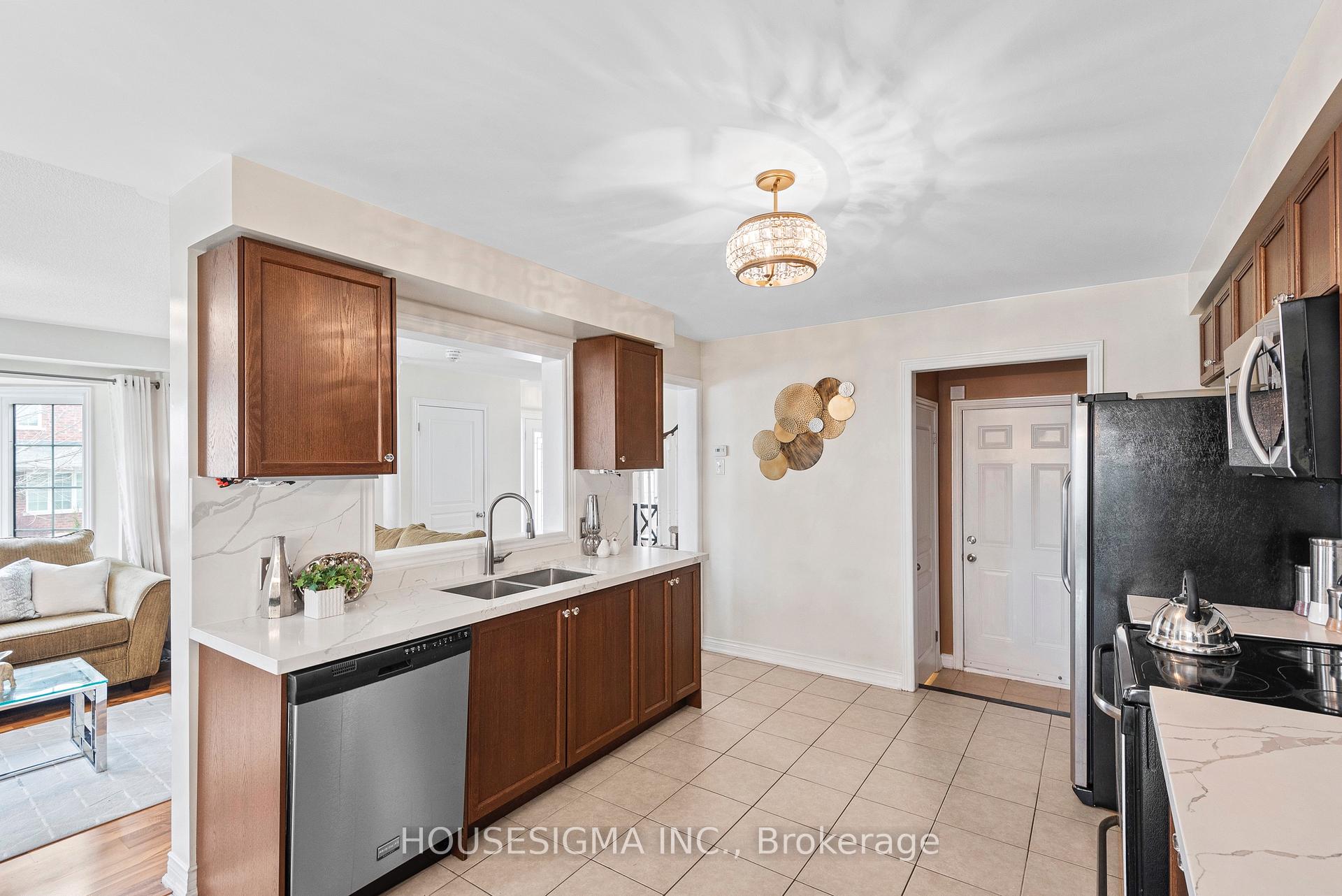 Photo 15 of 39 Luce Drive, Ajax, Northeast Ajax — HOMEH