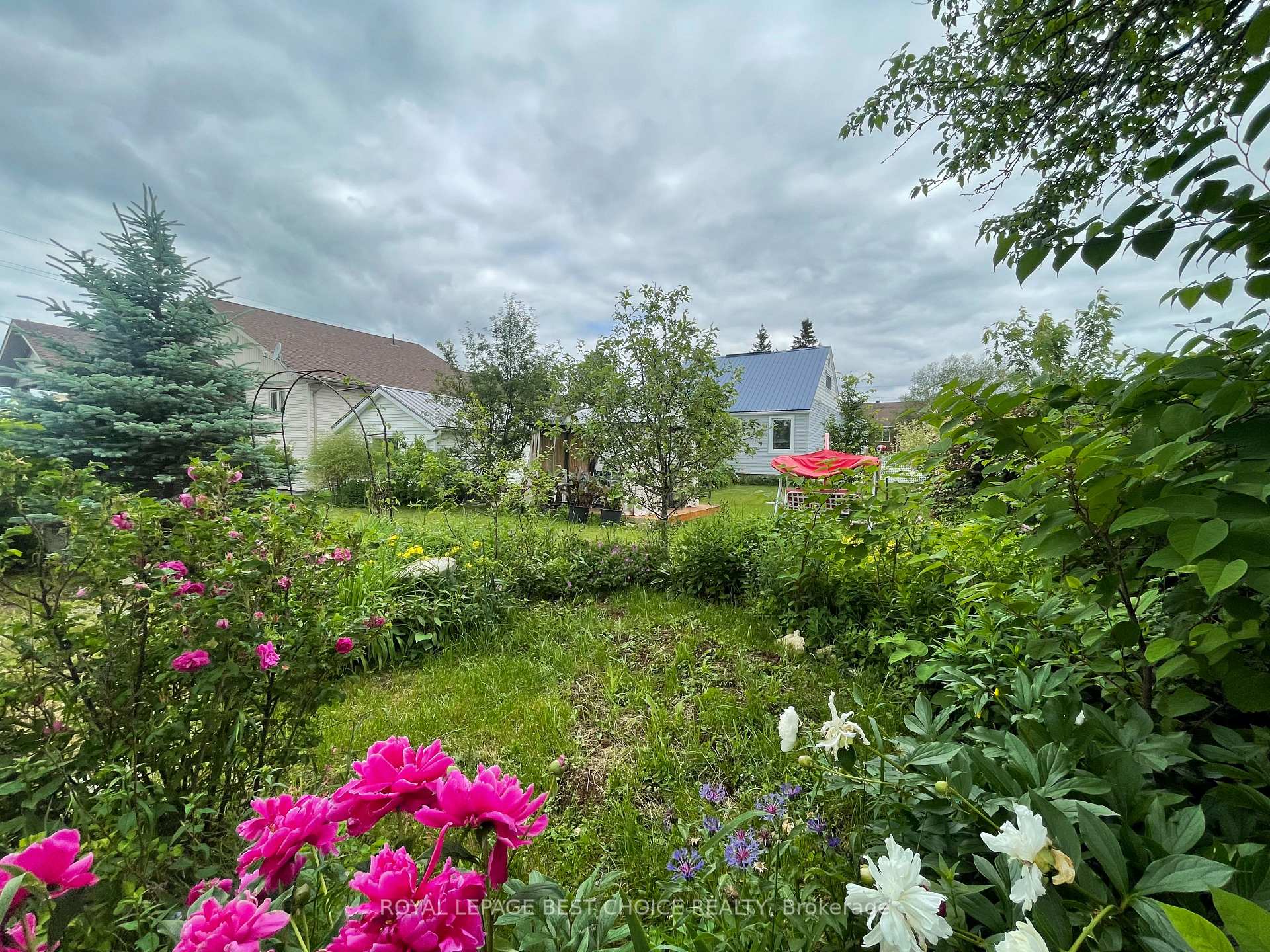 Photo 32 of 76 Sixth Avenue, Englehart — HOMEH