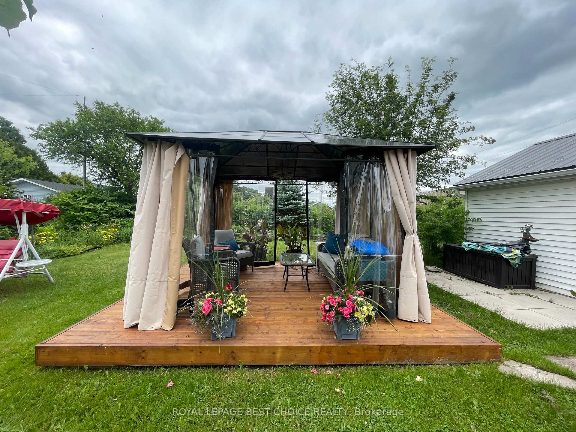 Photo 33 of 76 Sixth Avenue, Englehart — HOMEH