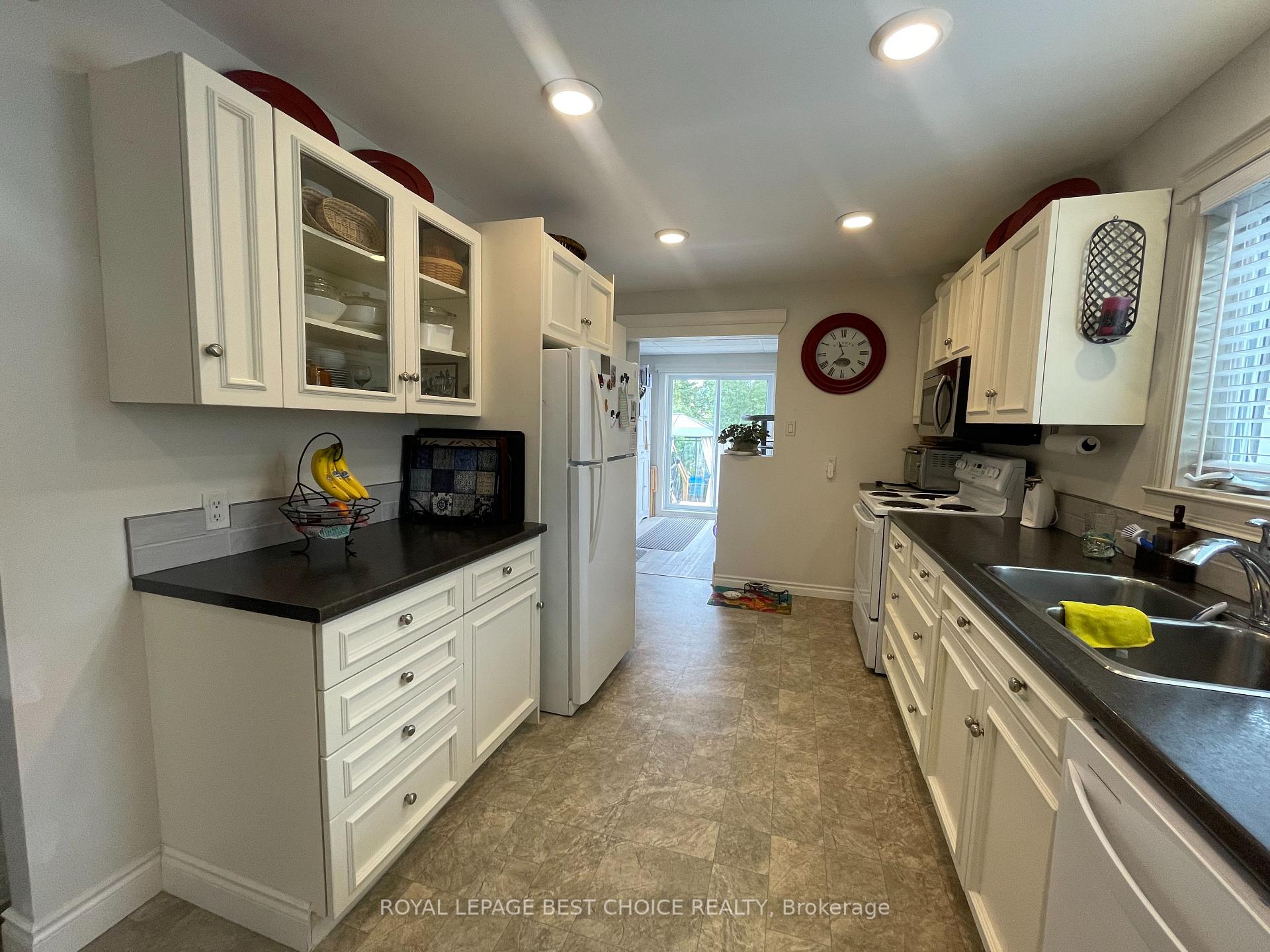 Photo 42 of 76 Sixth Avenue, Englehart — HOMEH