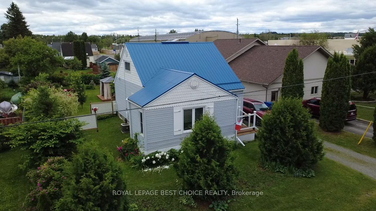 Photo 3 of 76 Sixth Avenue, Englehart — HOMEH