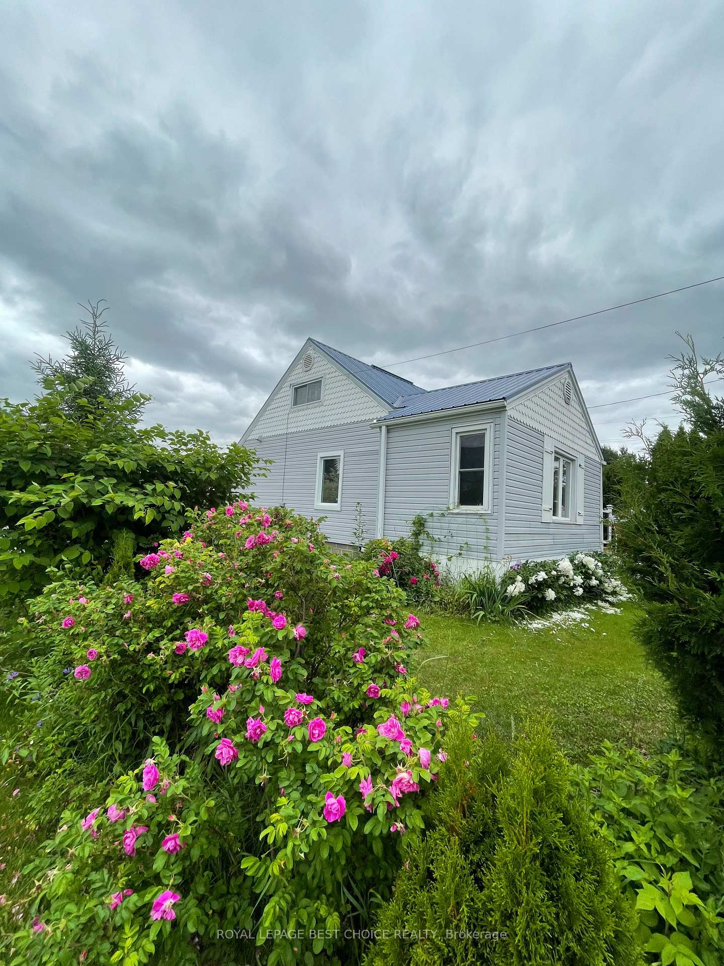 Photo 8 of 76 Sixth Avenue, Englehart — HOMEH