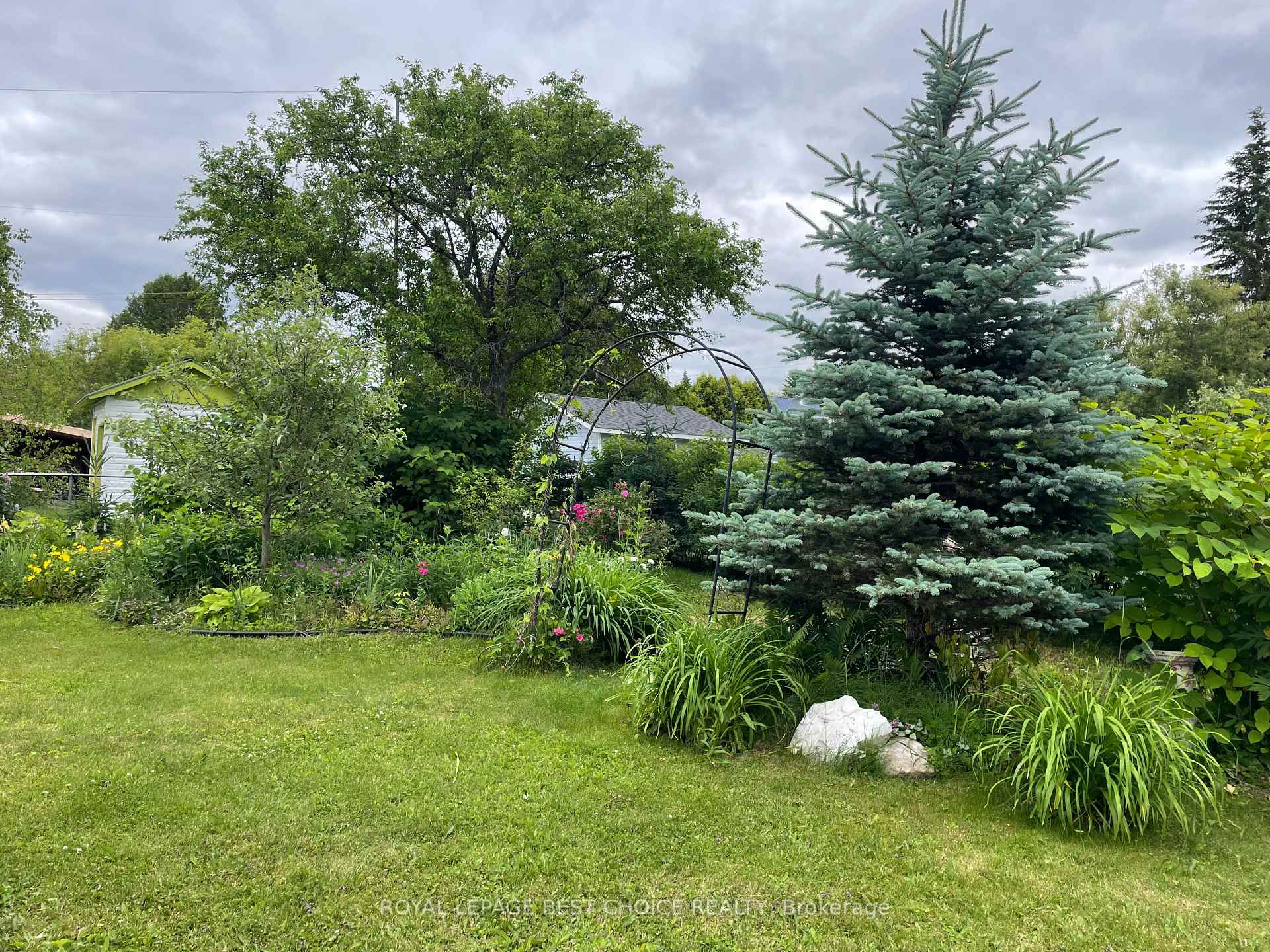 Photo 12 of 76 Sixth Avenue, Englehart — HOMEH