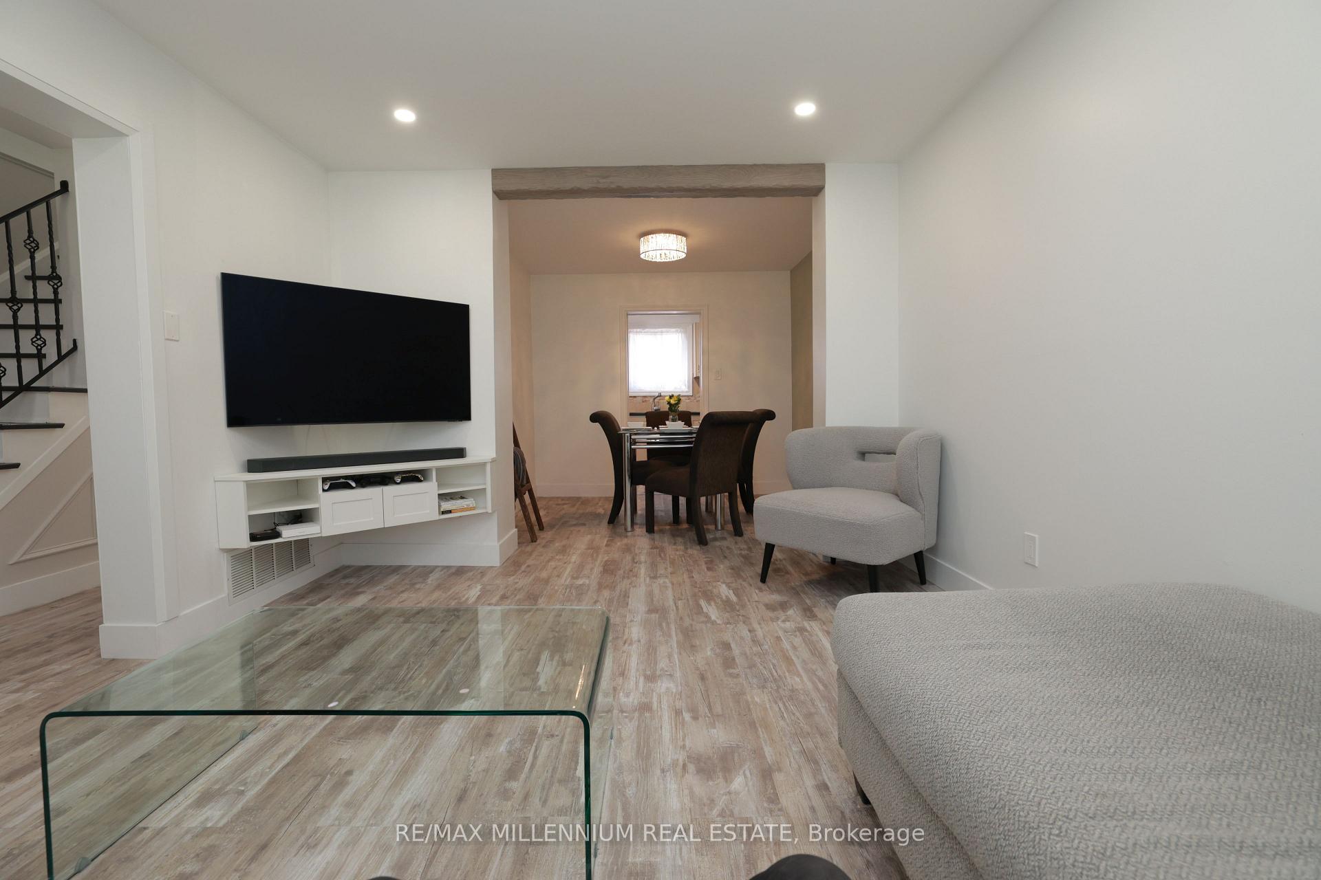 Photo 9 of 10 Manderley Place, Brampton, Central Park — HOMEH