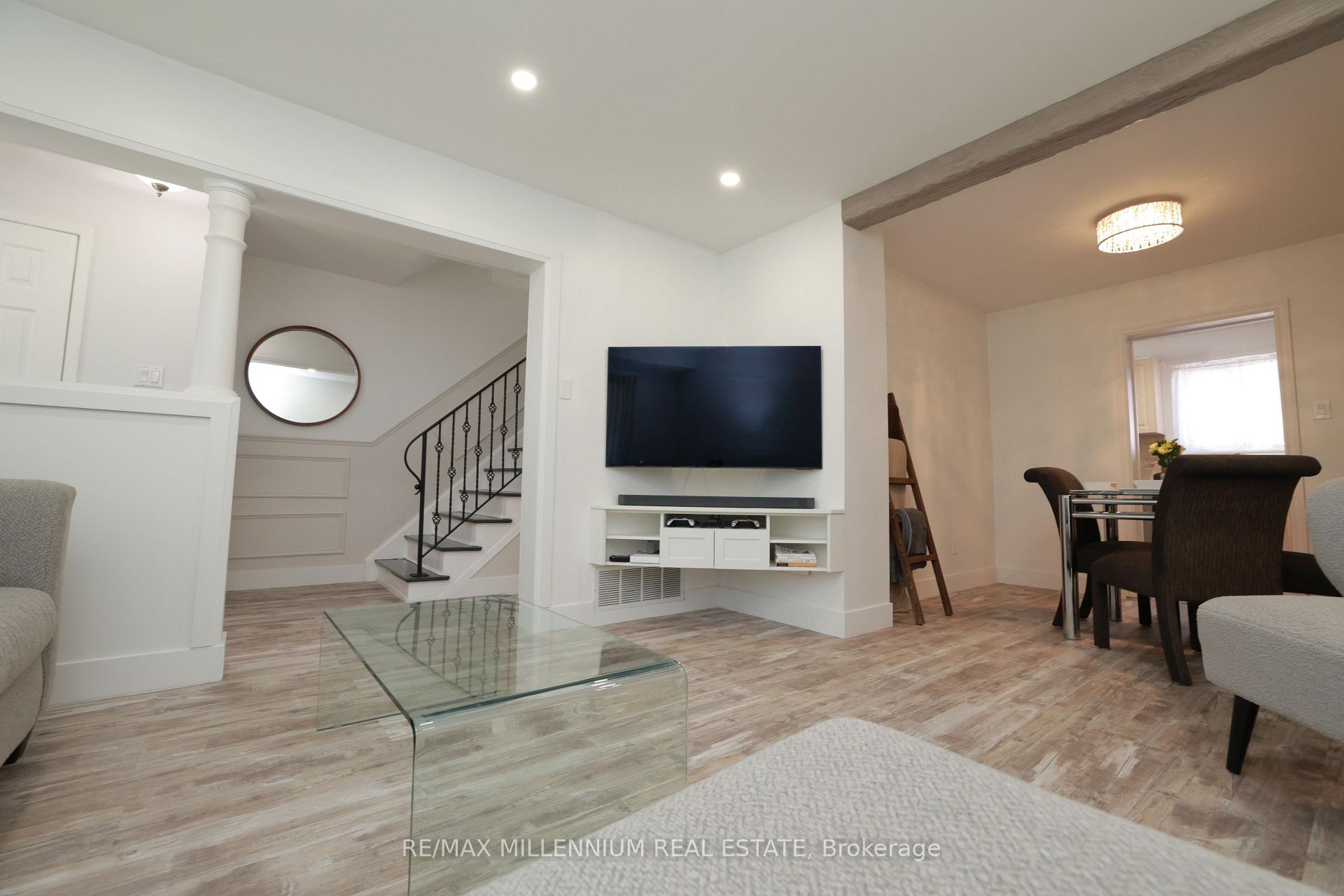 Photo 3 of 10 Manderley Place, Brampton, Central Park — HOMEH