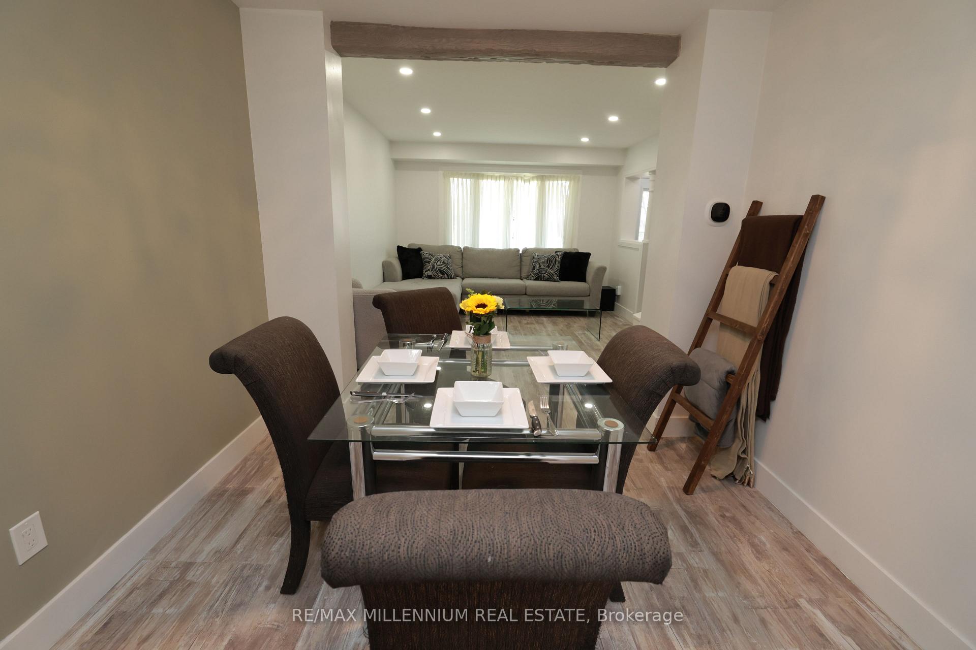 Photo 4 of 10 Manderley Place, Brampton, Central Park — HOMEH