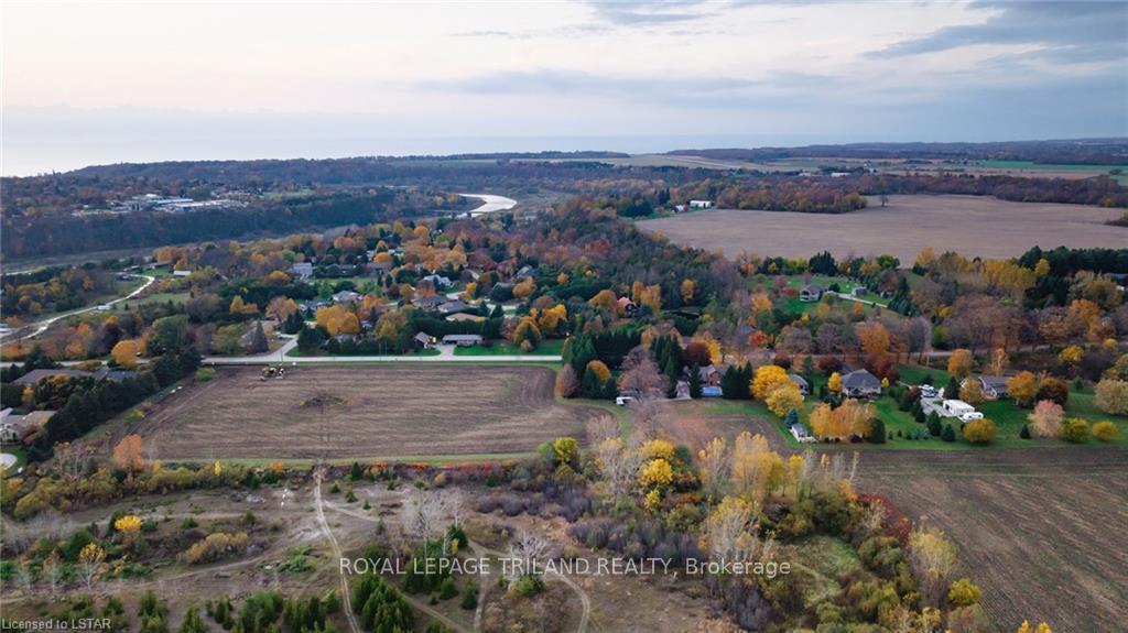 Photo 5 of 81249 Fern Drive, Goderich, Goderich (Town) — HOMEH