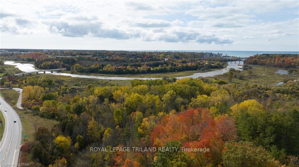Photo 8 of 81249 Fern Drive, Goderich, Goderich (Town) — HOMEH