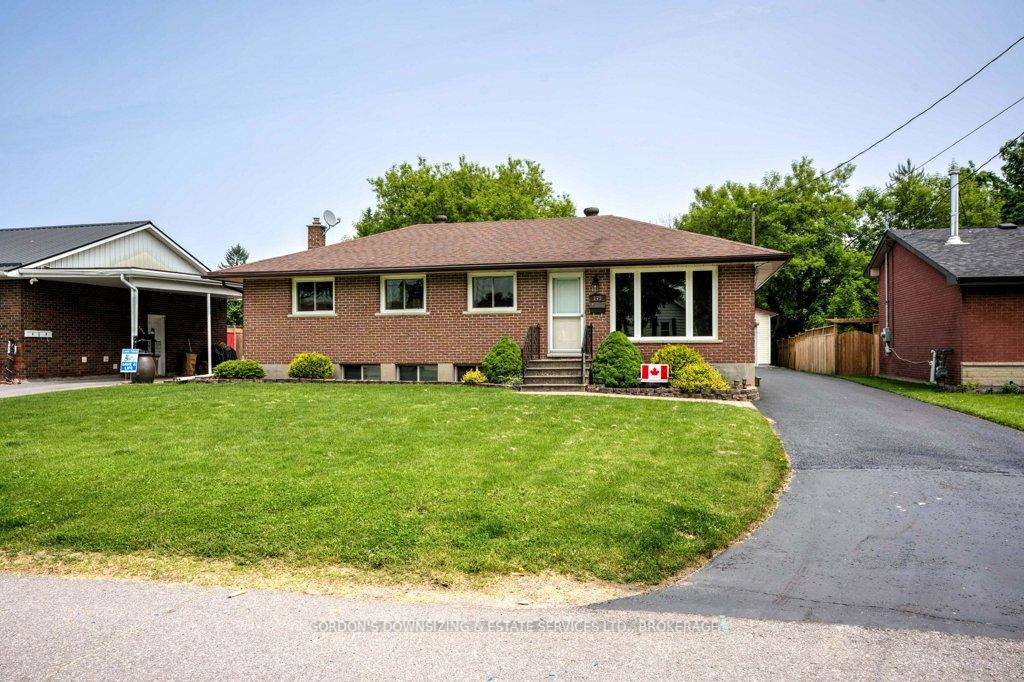 Photo 2 of 175 Elm Street, Gananoque — HOMEH