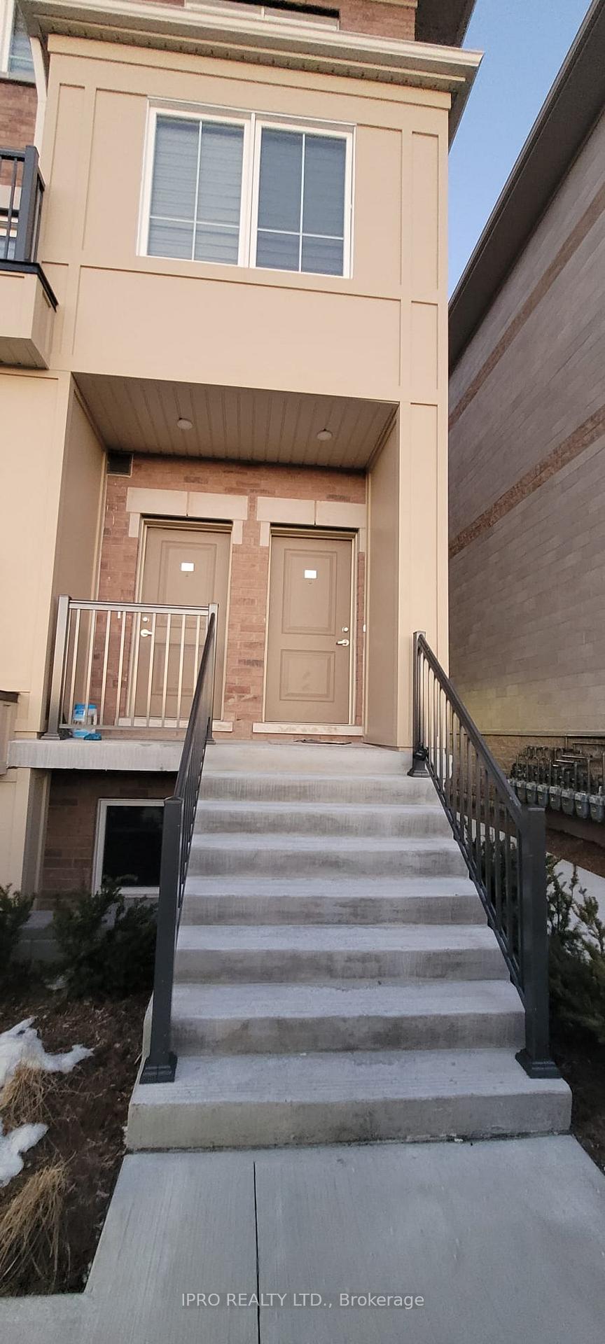 Photo 3 of Unit 11, 470 Beresford Path, Oshawa, Central — HOMEH