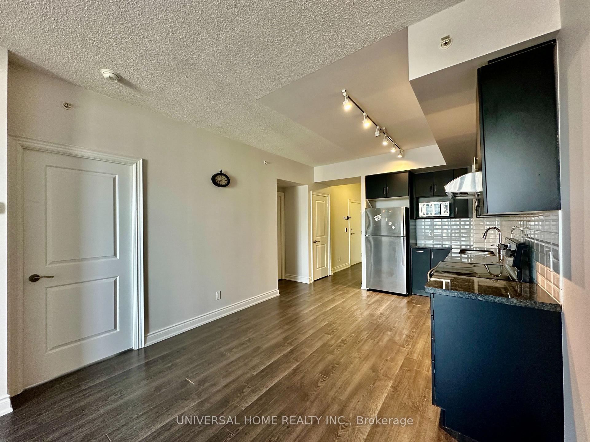 Photo 6 of Unit 1607, 38 Cedarland Drive, Markham, Unionville — HOMEH
