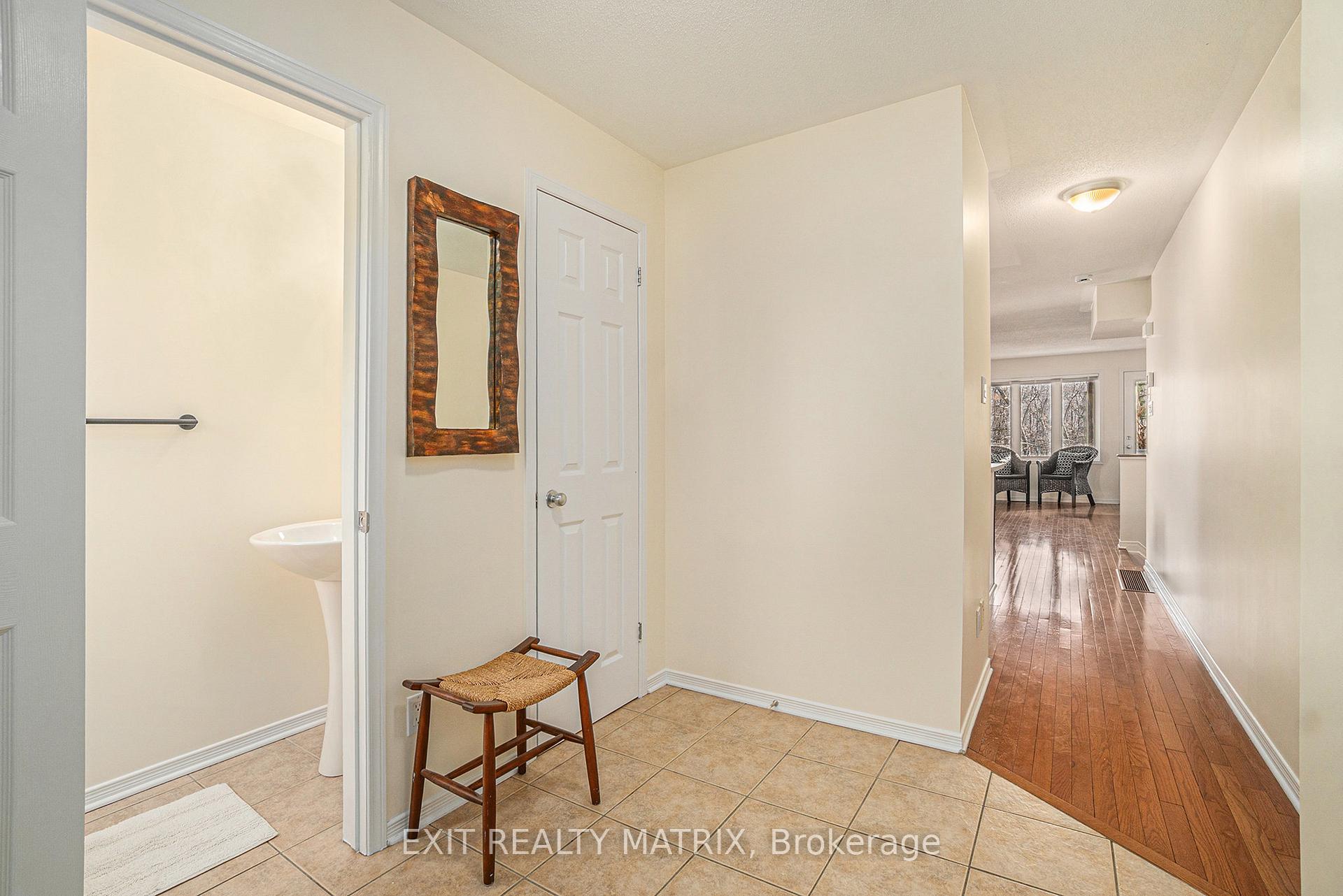 Photo 2 of 71 Strathaven Private, Ottawa, Cyrville — HOMEH