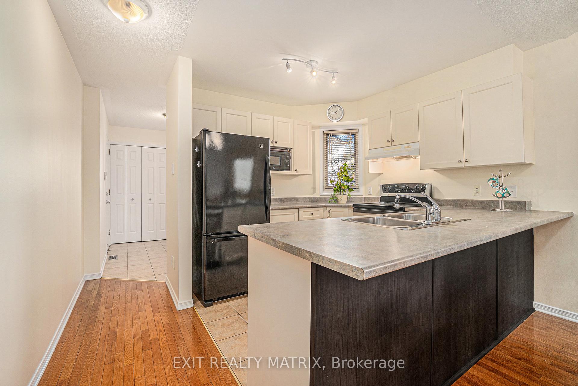 Photo 5 of 71 Strathaven Private, Ottawa, Cyrville — HOMEH