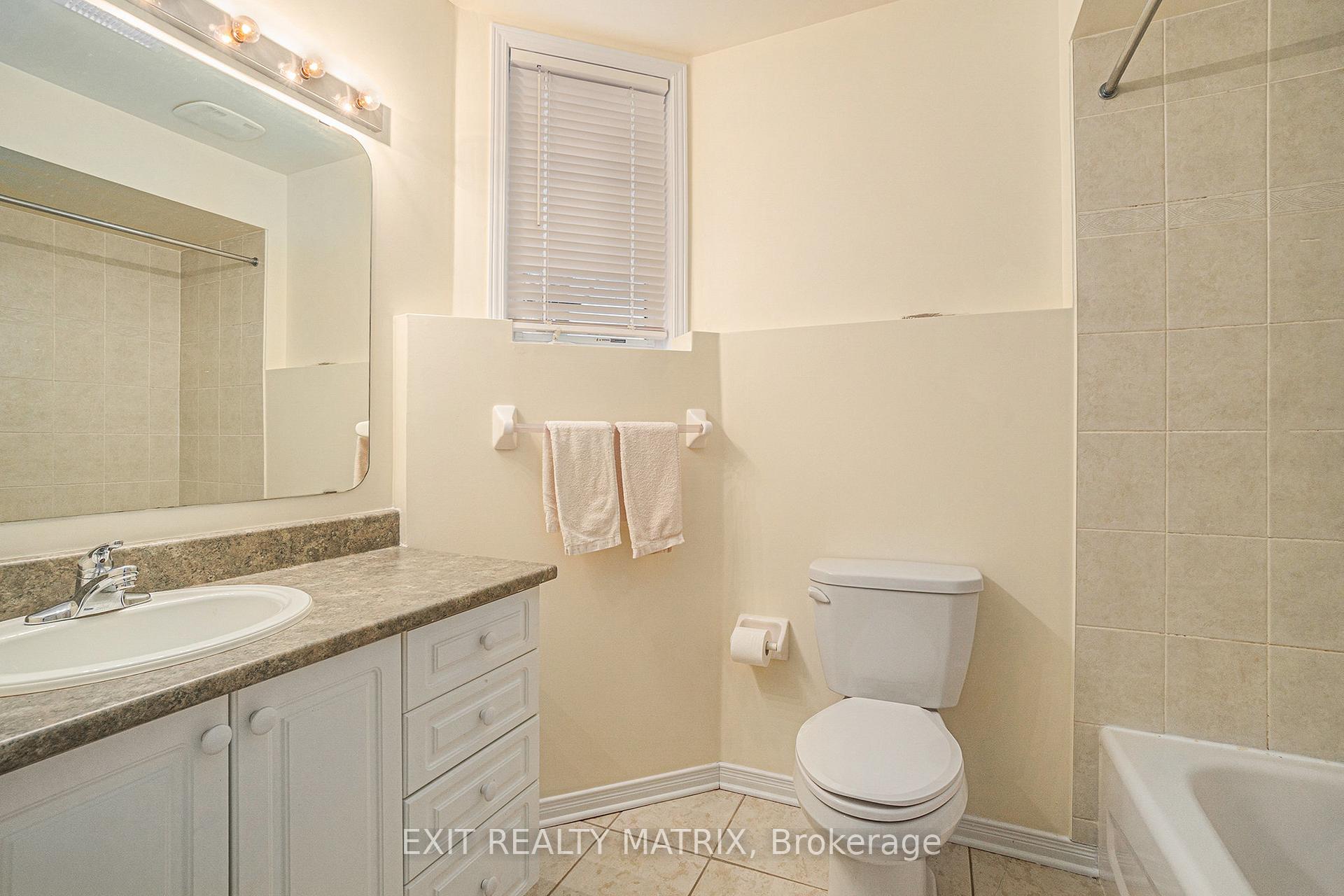 Photo 17 of 71 Strathaven Private, Ottawa, Cyrville — HOMEH