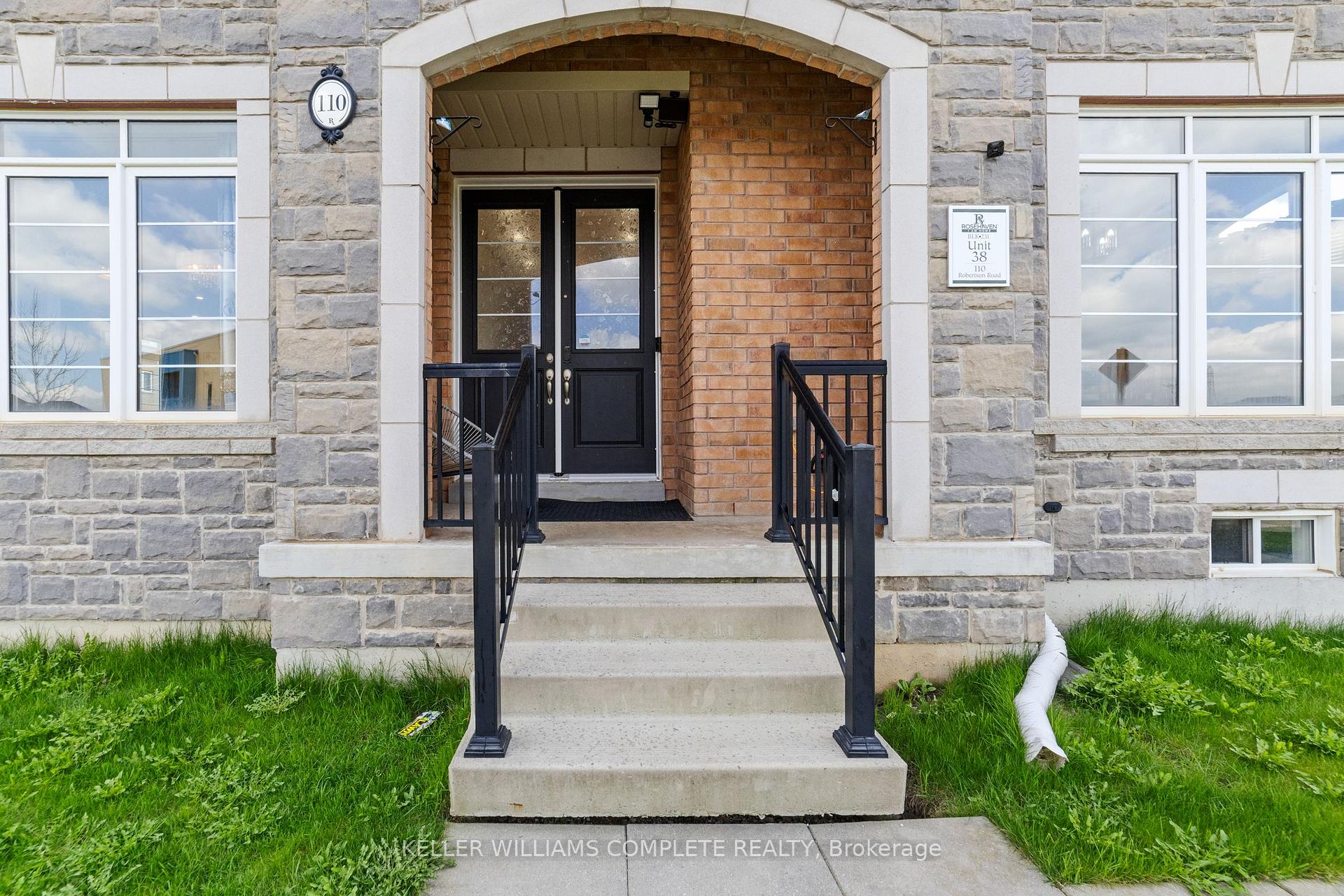 Photo 2 of 110 Robertson Road, Hamilton, Meadowlands — HOMEH