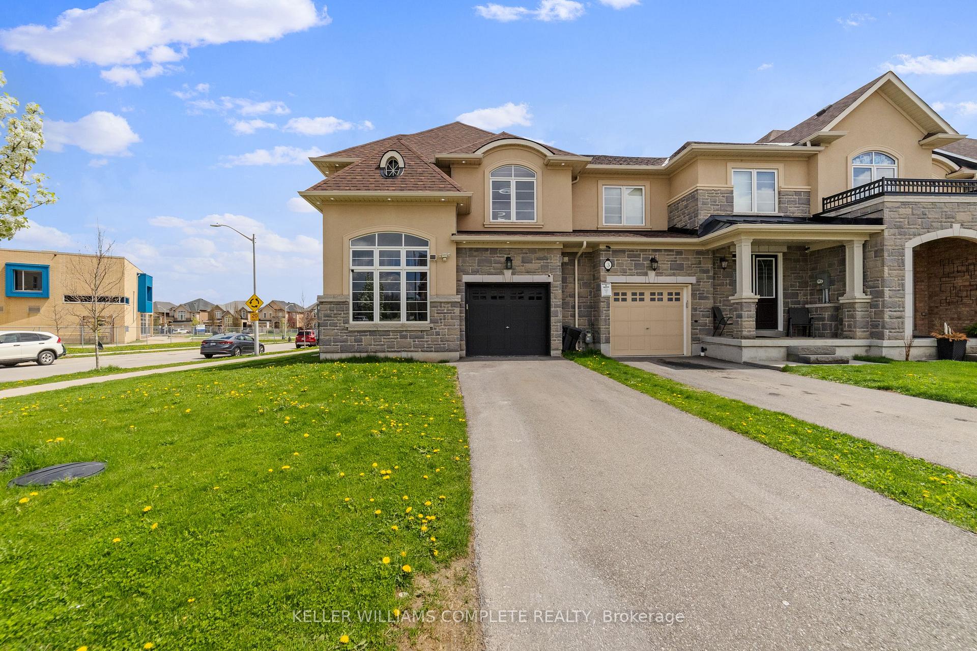 Photo 3 of 110 Robertson Road, Hamilton, Meadowlands — HOMEH