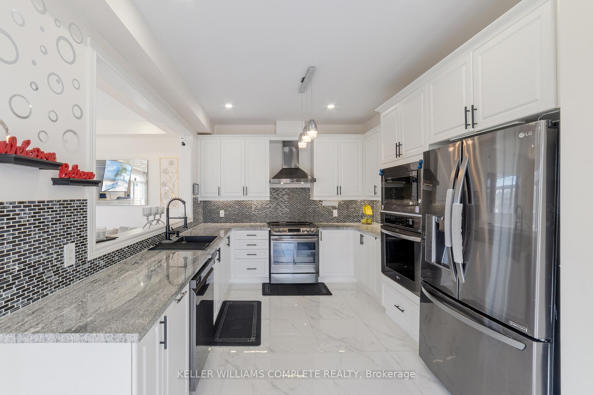 Photo 7 of 110 Robertson Road, Hamilton, Meadowlands — HOMEH
