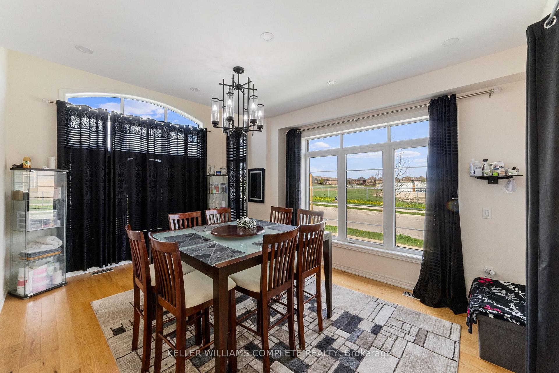 Photo 13 of 110 Robertson Road, Hamilton, Meadowlands — HOMEH