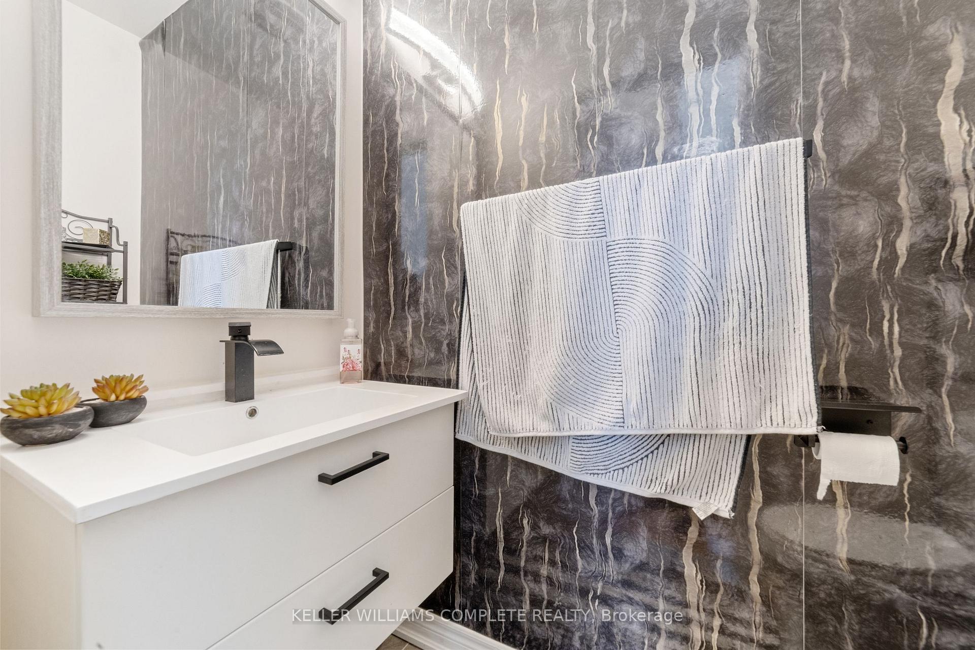 Photo 14 of 110 Robertson Road, Hamilton, Meadowlands — HOMEH