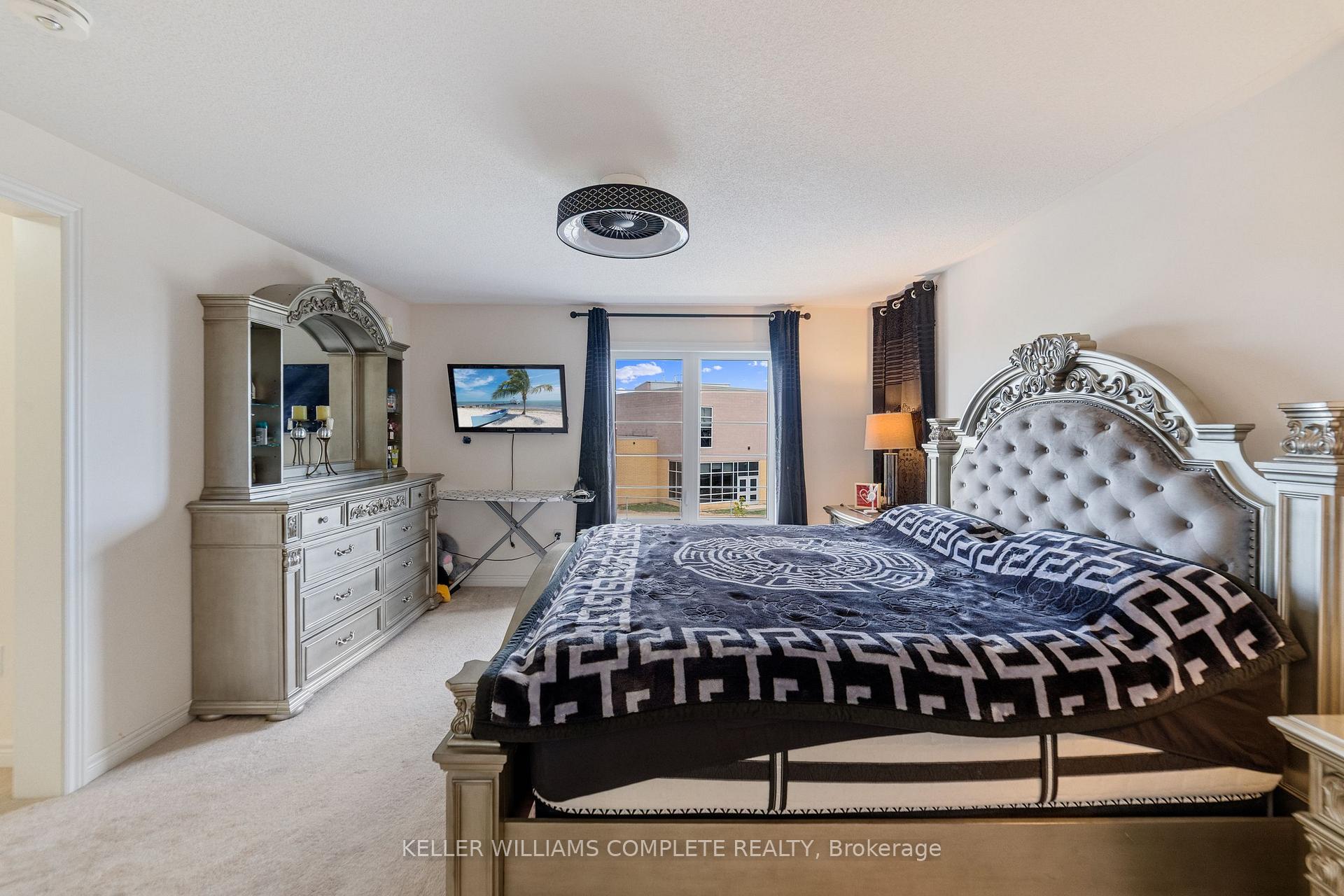 Photo 16 of 110 Robertson Road, Hamilton, Meadowlands — HOMEH