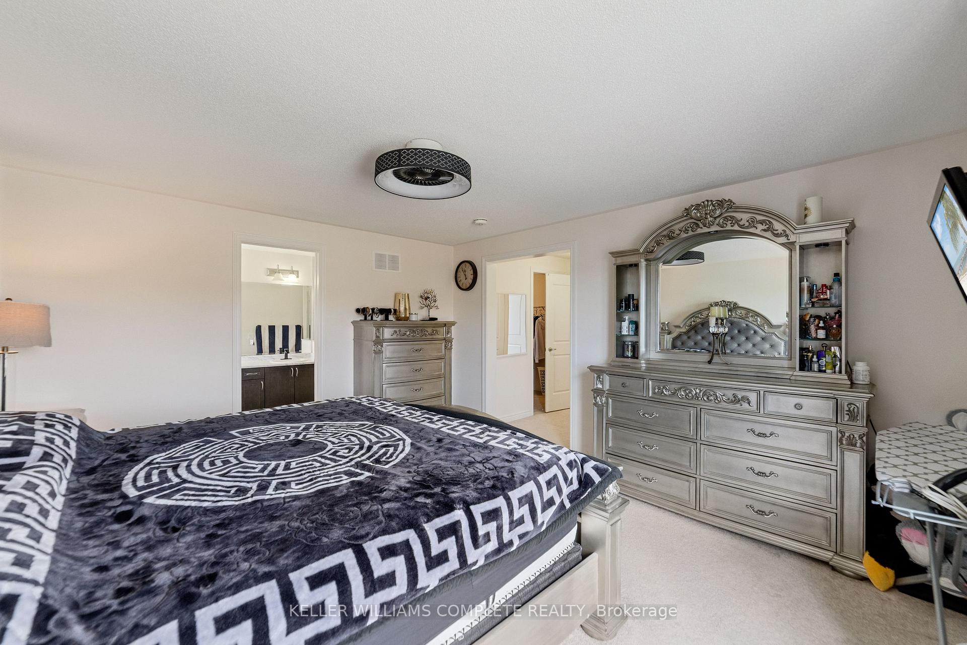 Photo 18 of 110 Robertson Road, Hamilton, Meadowlands — HOMEH