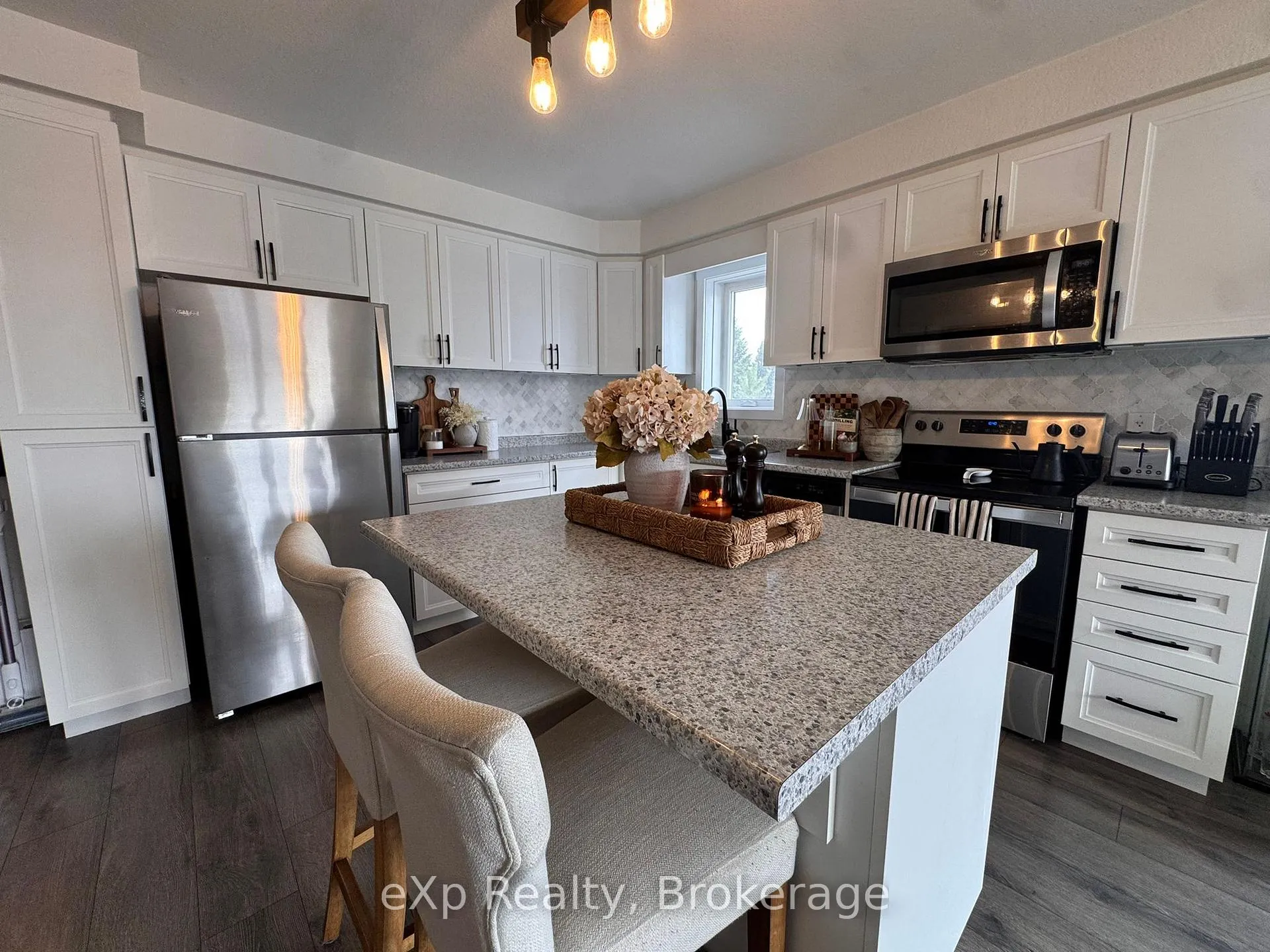 Photo 4 of Unit D8, 160 Rochefort Street, Kitchener — HOMEH