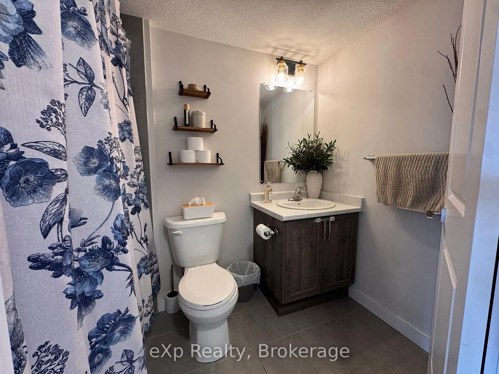Photo 11 of Unit D8, 160 Rochefort Street, Kitchener — HOMEH