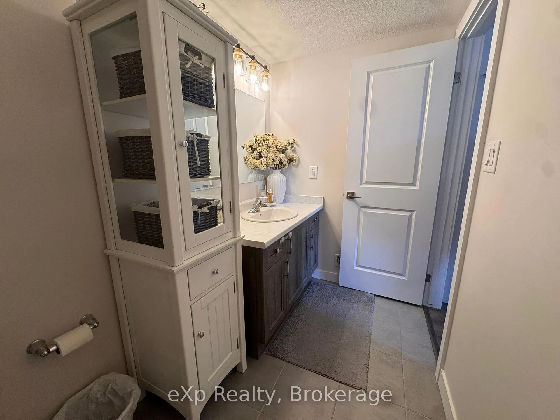 Photo 15 of Unit D8, 160 Rochefort Street, Kitchener — HOMEH